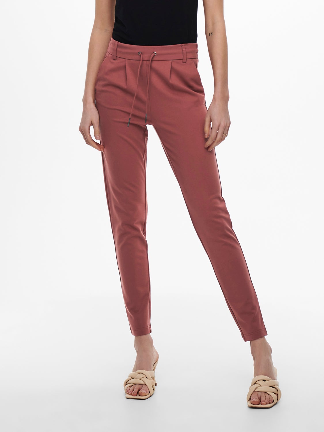 ONLPOPTRASH Mittlere Taille Normal geschnitten Hose | Dunkelrot 
