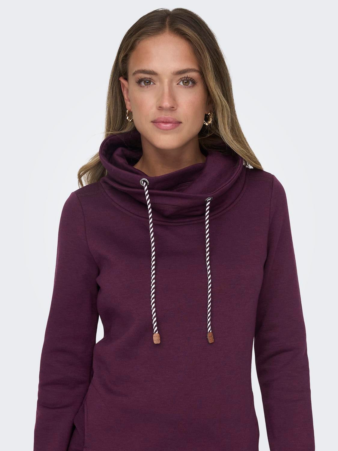 Dark top purple sweatshirt