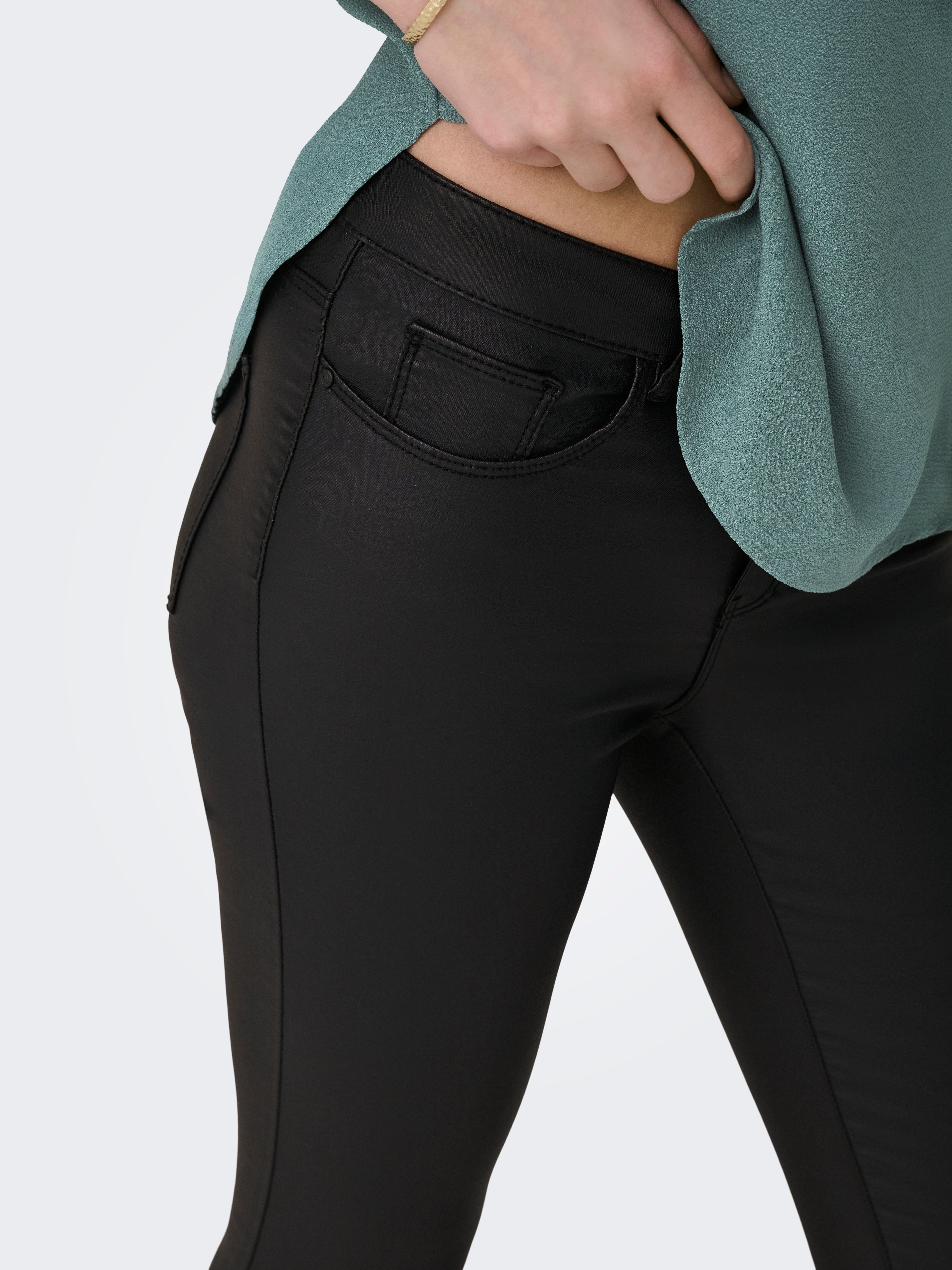 ONLANNE Mittlere Taille Skinny Fit Hose | Schwarz | ONLY®