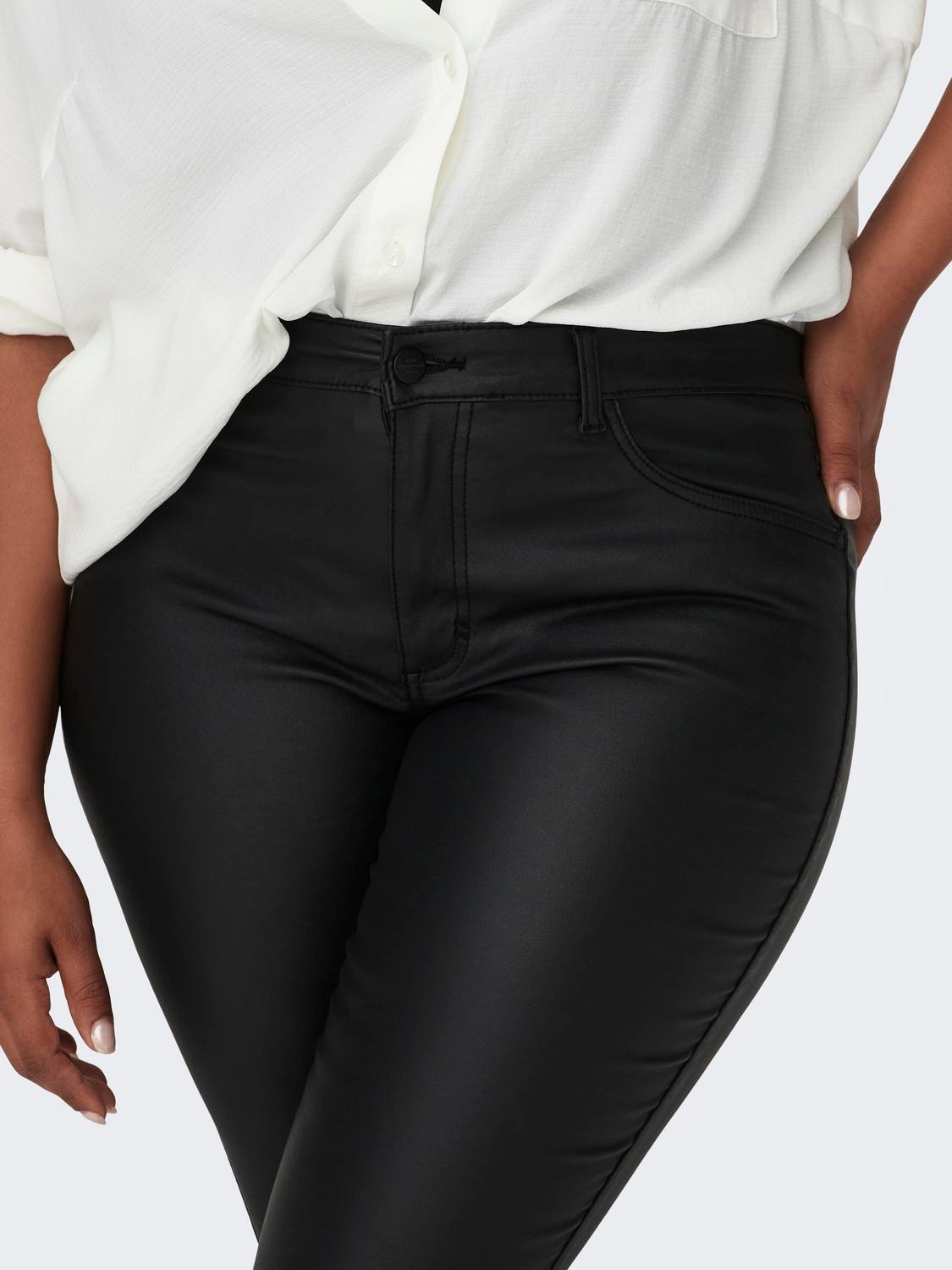 Curvy pants | Schwarz reg | ONLY® skinny coated Carpunk