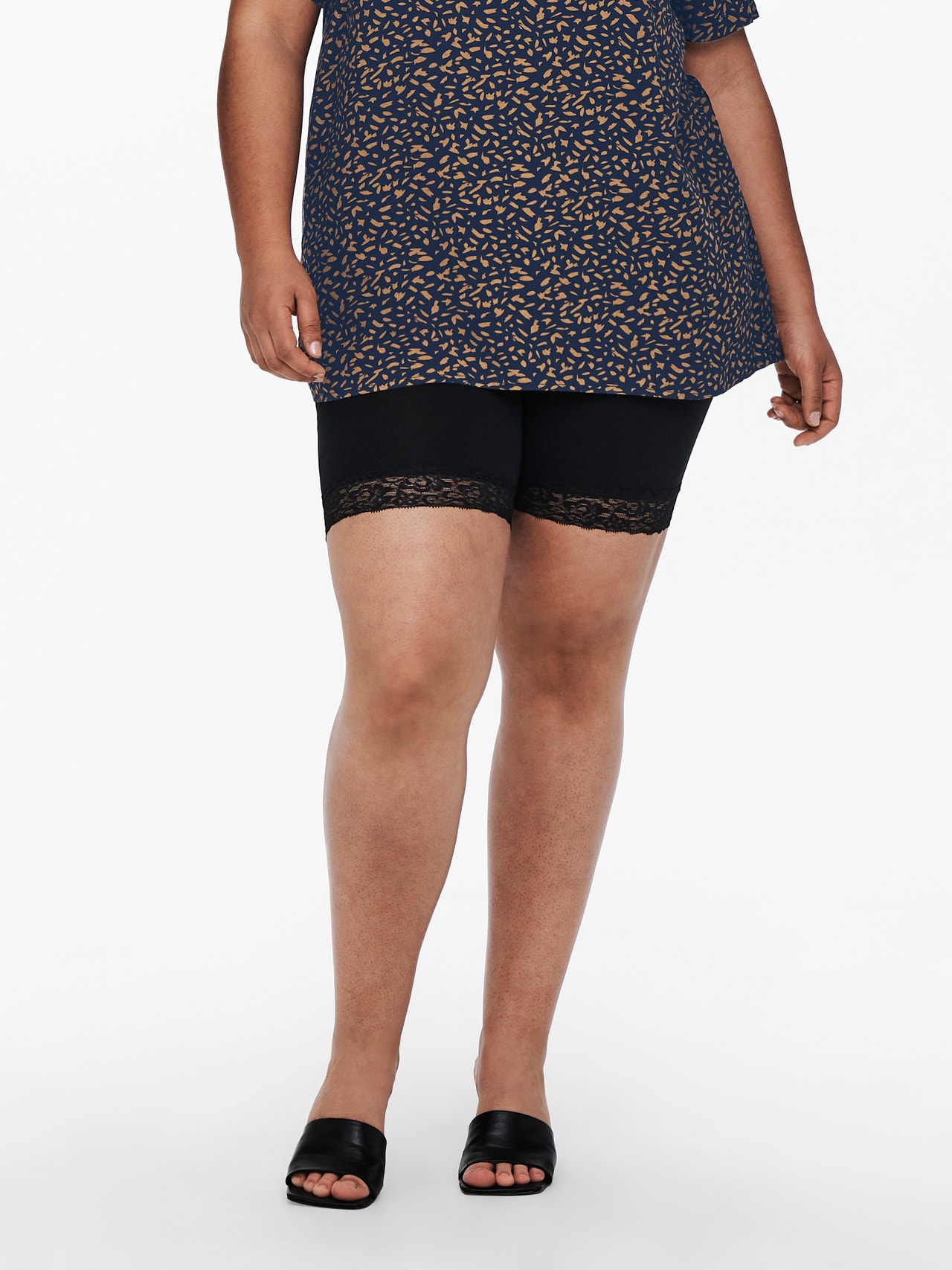 ONLY En tallas grandes con detalles de encaje Shorts -Black - 15176215