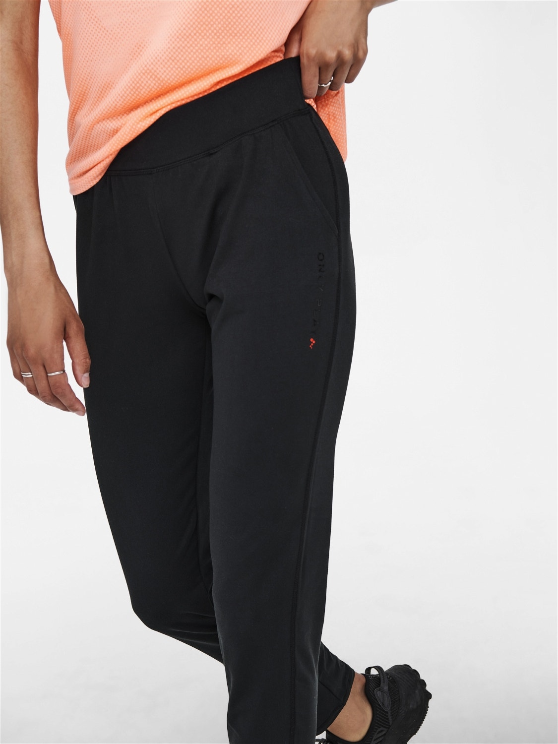 ONLY Slim fitted Trousers -Black - 15189168