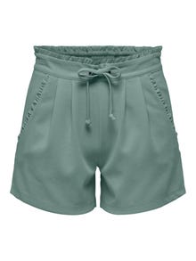 ONLY Shorts med bindebånd og flæser ved lommerne -Chinois Green - 15200311