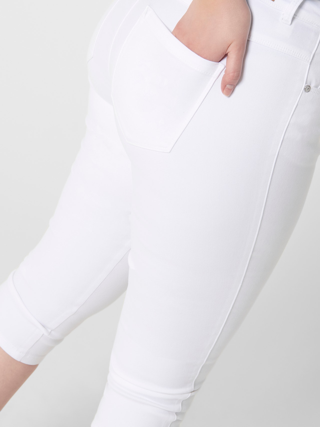 ONLY CARAUGUSTA Hohe Taille Skinny Fit Jeans-Shorts -White - 15205938