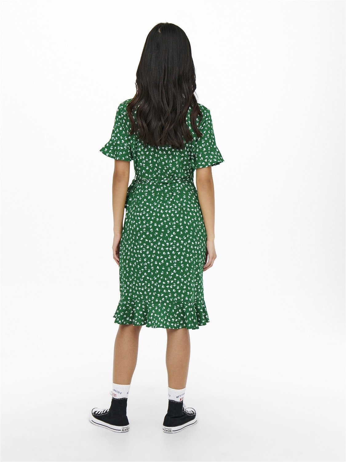 ONLY Normal geschnitten V-Ausschnitt Kurzes Kleid -Verdant Green - 15206407