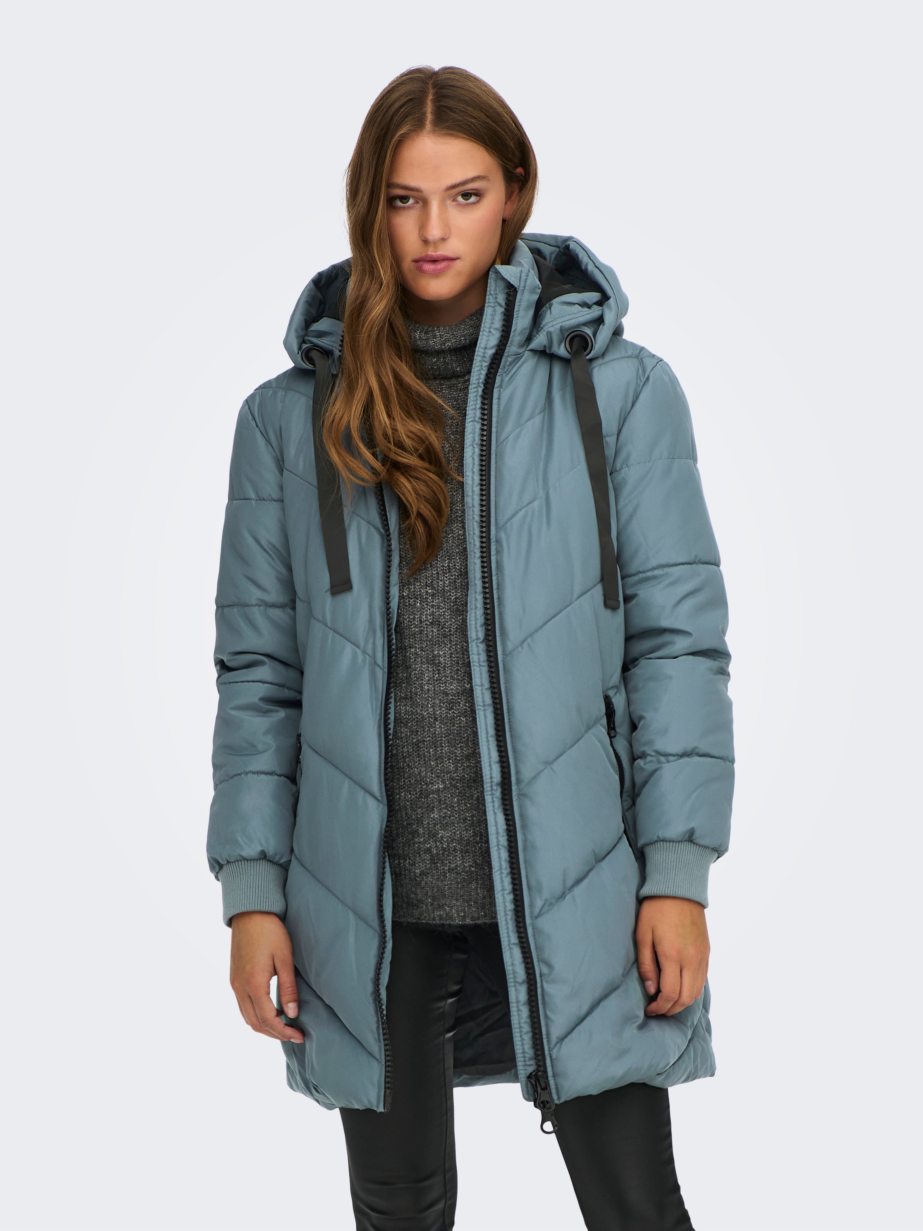 women's collarless puffer jacket