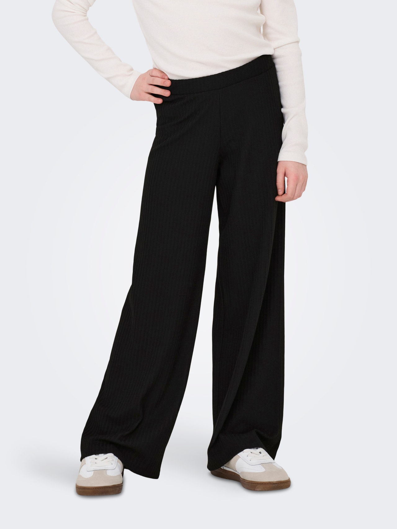 ONLY Laia jalaosaga lõige Püksid -Black - 15212069