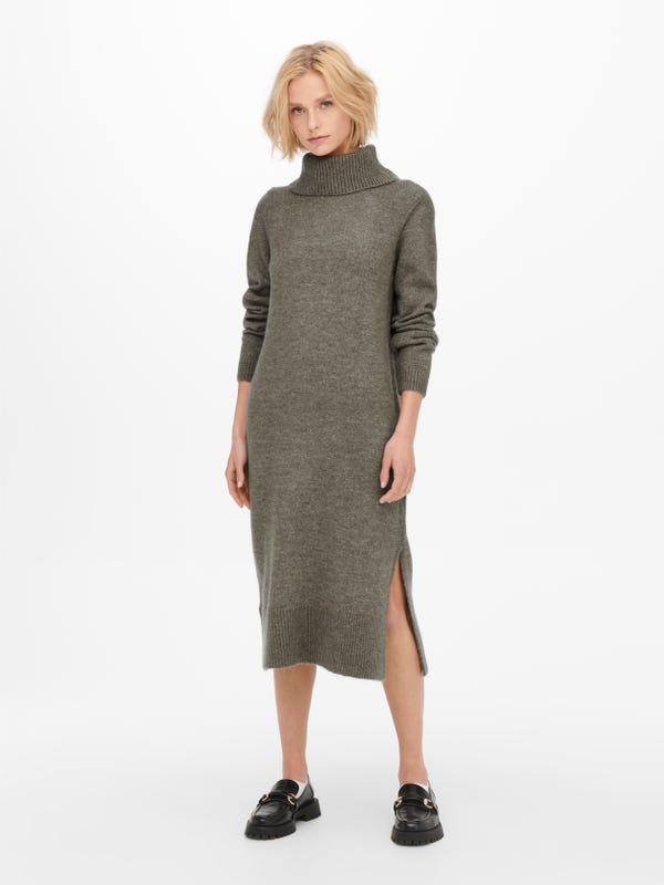 Robe pull col roulé en maille confortable