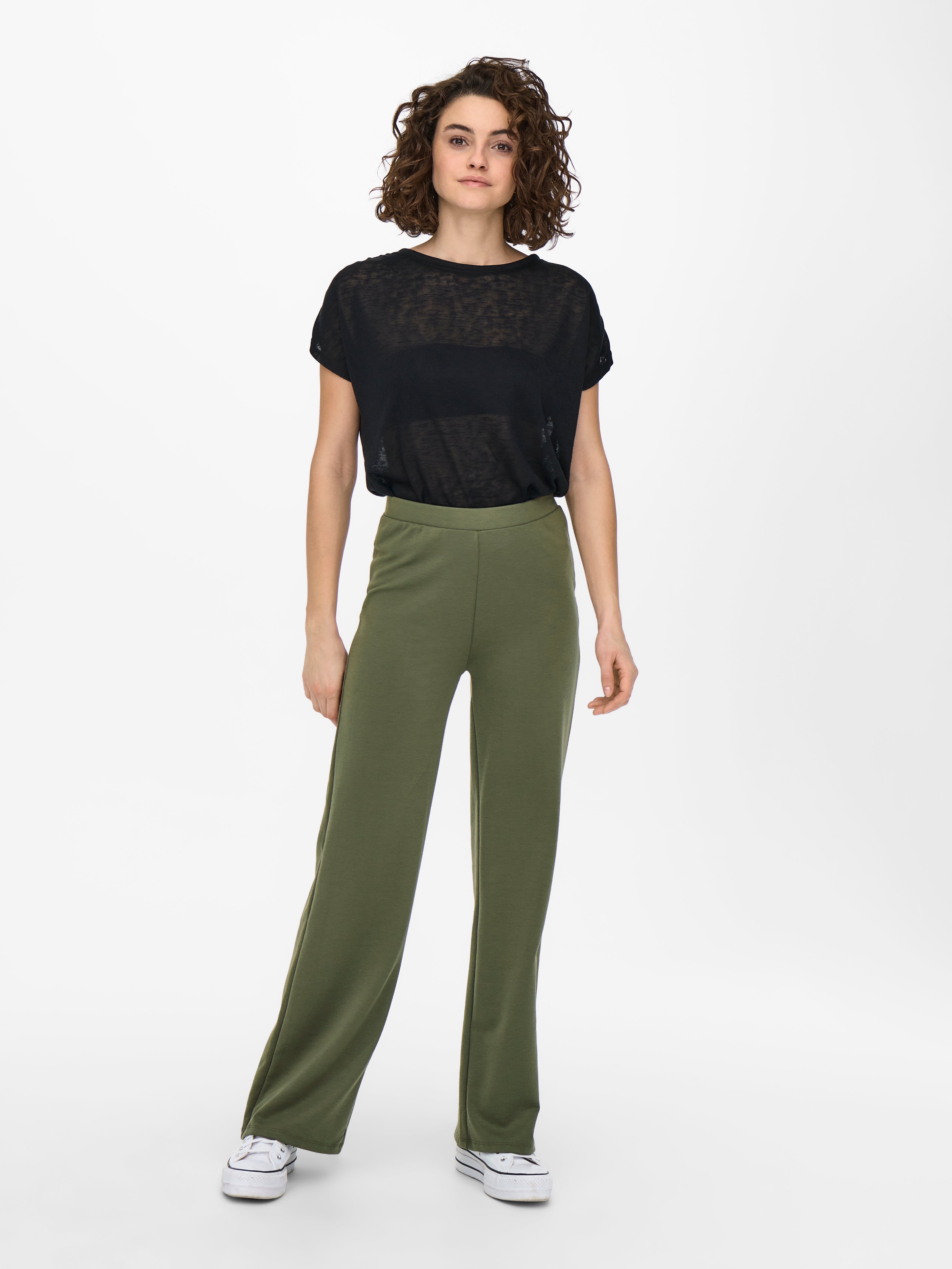 Fitted wide outlet leg trousers