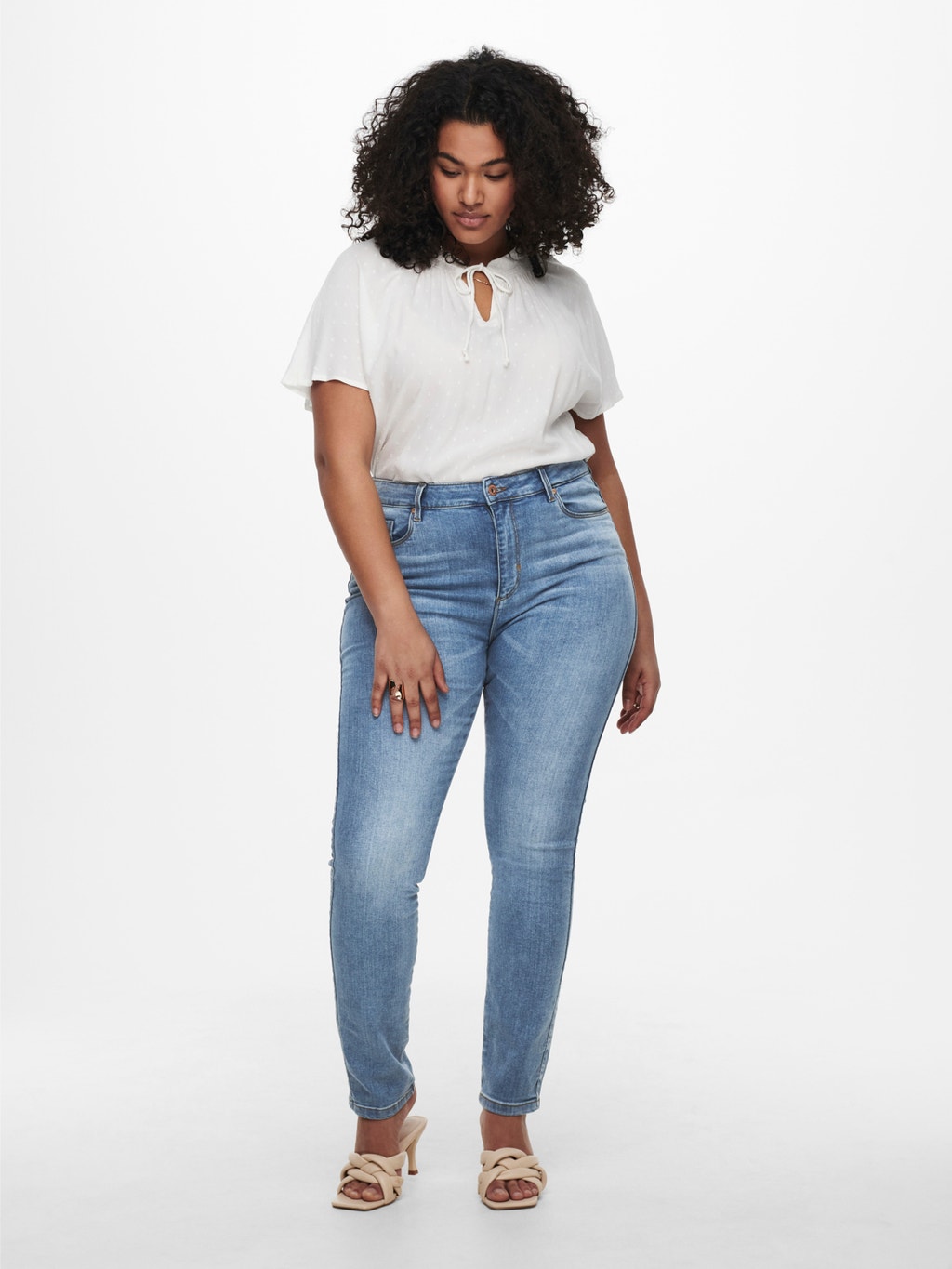 Curvy CarFona life hw Skinny fit jeans with 30% discount! | ONLY®