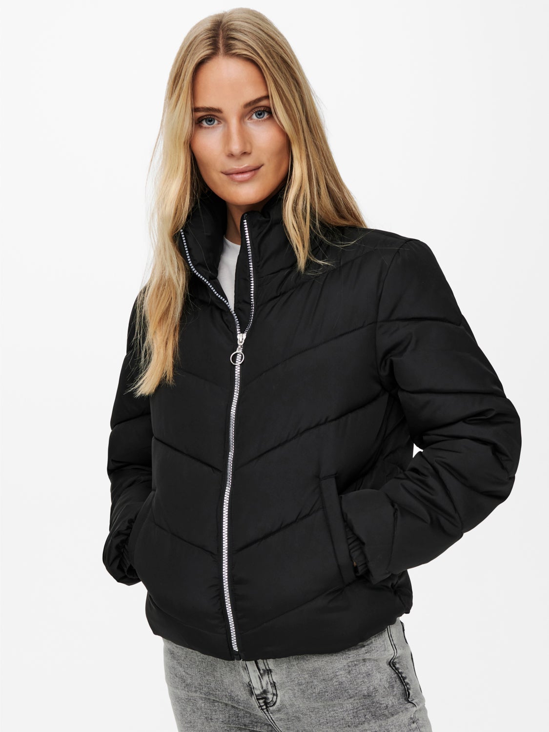 short funnel neck puffer jacket