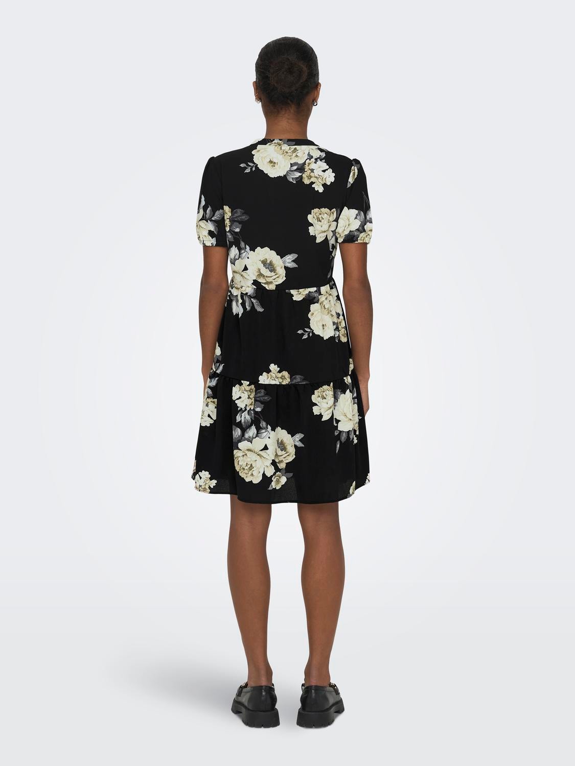 ONLY Normal geschnitten V-Ausschnitt Elastische Bündchen Kurzes Kleid -Black - 15222212
