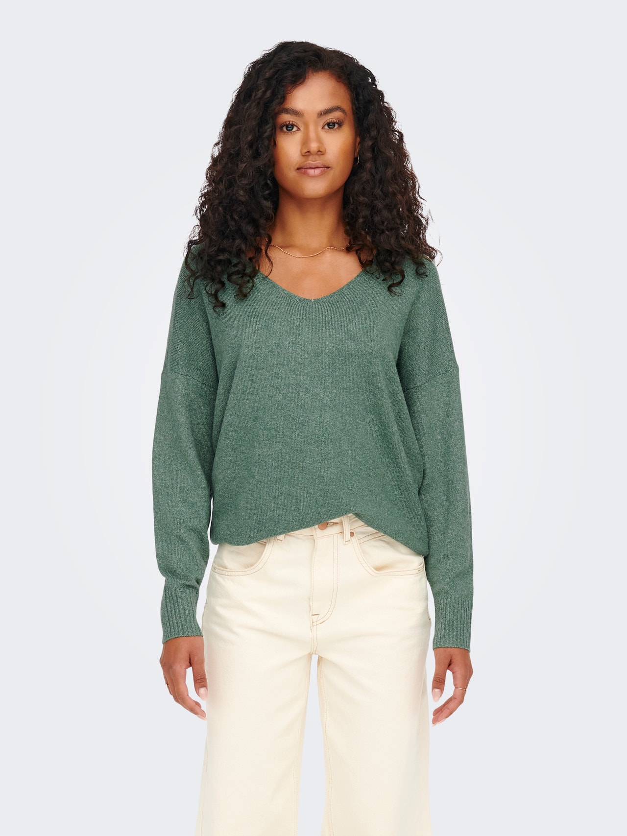 Pull vert col V bords côtelés Made In Italy – Offre-Unique
