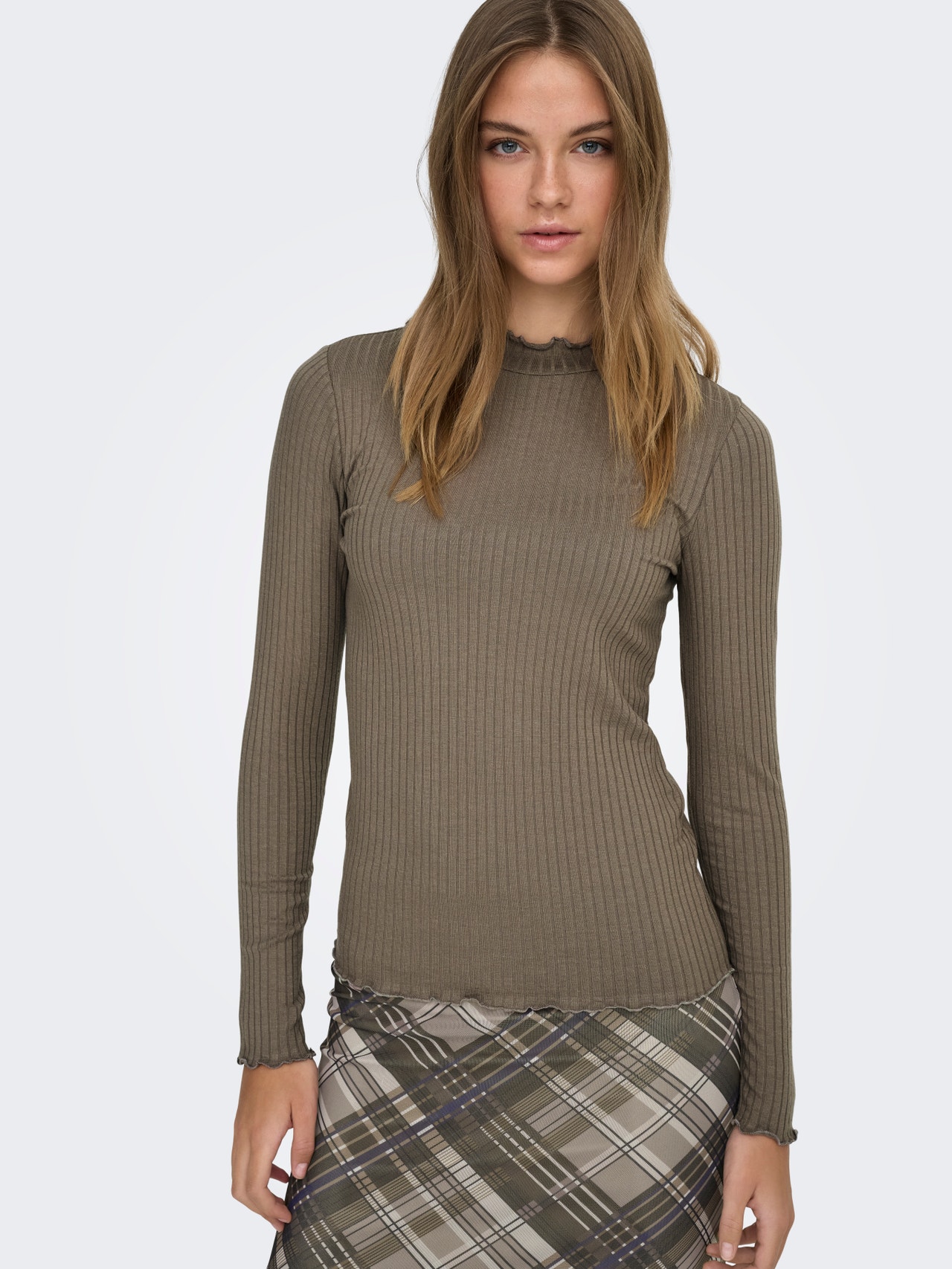 ONLY Venivast kangast liibuv lõige Kõrge kaelus Top -Walnut - 15228065