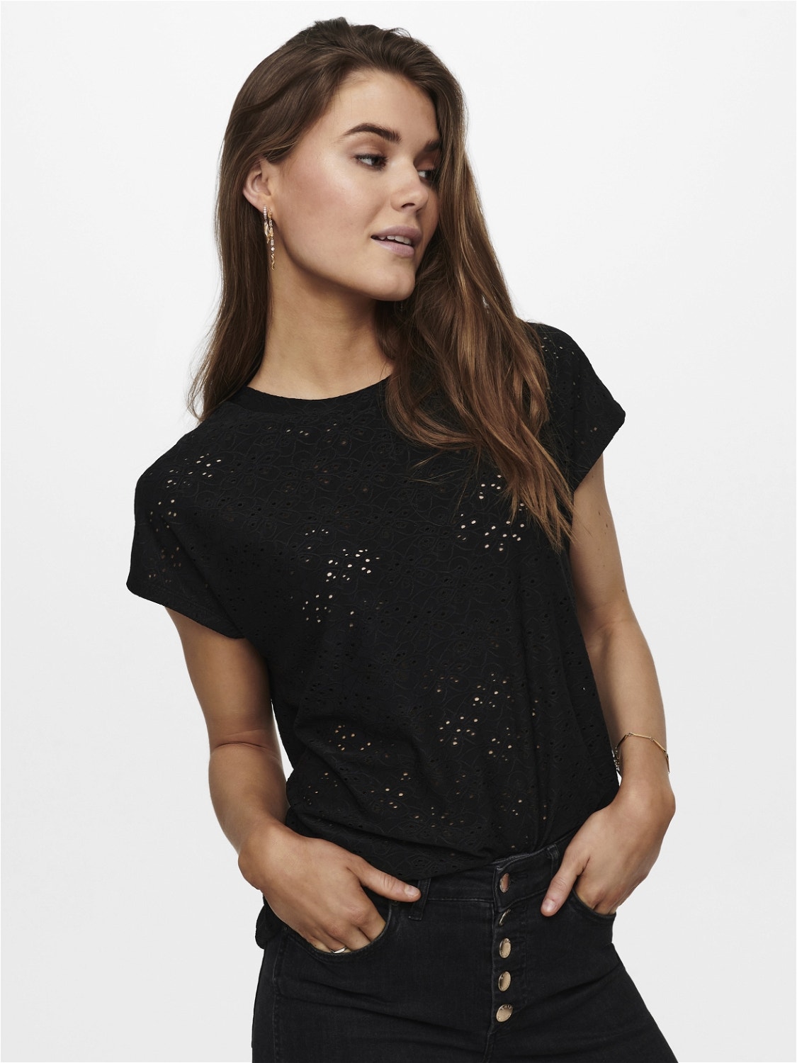 ONLY Regular Fit Round Neck Fold-up cuffs Top -Black - 15231005