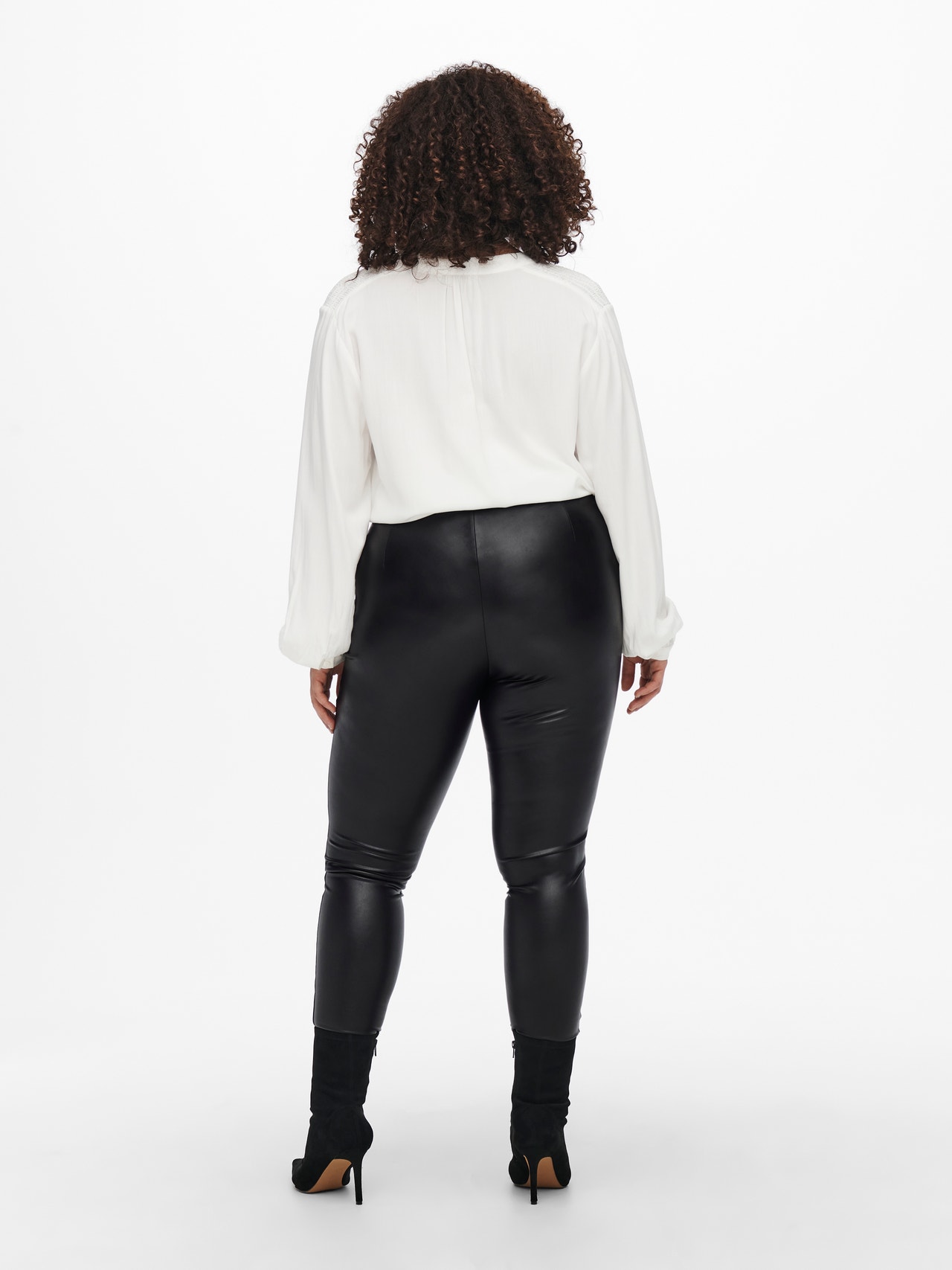 Curvy faux Leather Leggings with 20% discount!
