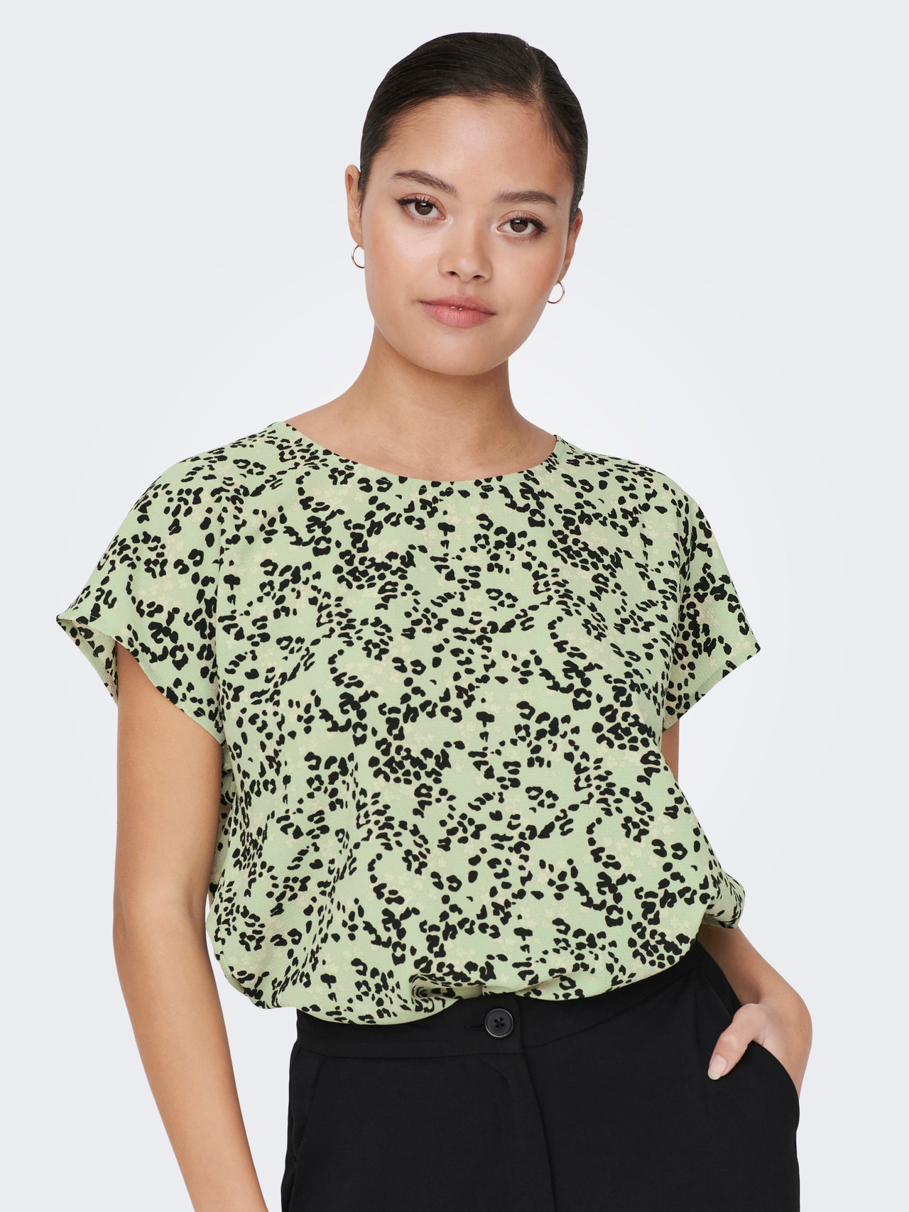 ONLY Tops Regular Fit Col en V Manches volumineuses -Chinois Green - 15234106