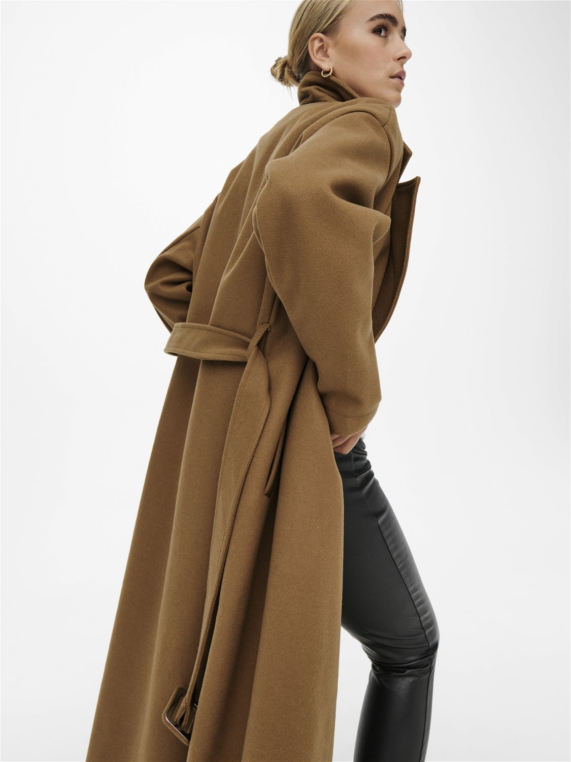 Manteau long camel online mango