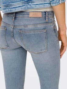 ONLY Skinny Fit Niedrige Taille Offener Saum Jeans -Medium Blue Denim - 15236453