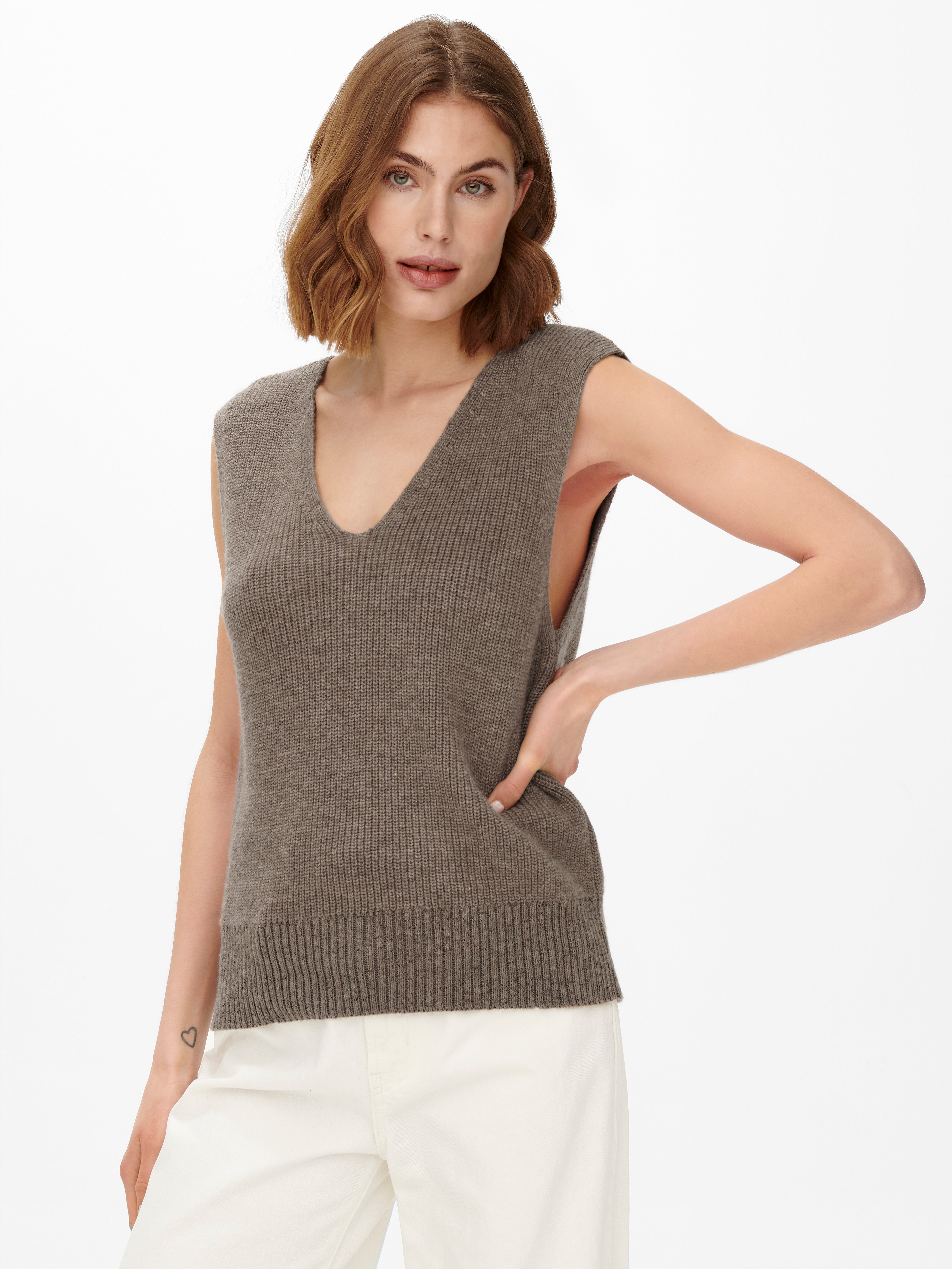 V-neck knitted Waistcoat | Light Brown 