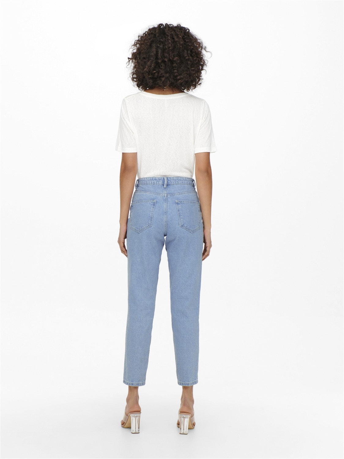 Stifte bekendtskab Email Hub Mom Fit High waist Jeans | Light Blue | ONLY®
