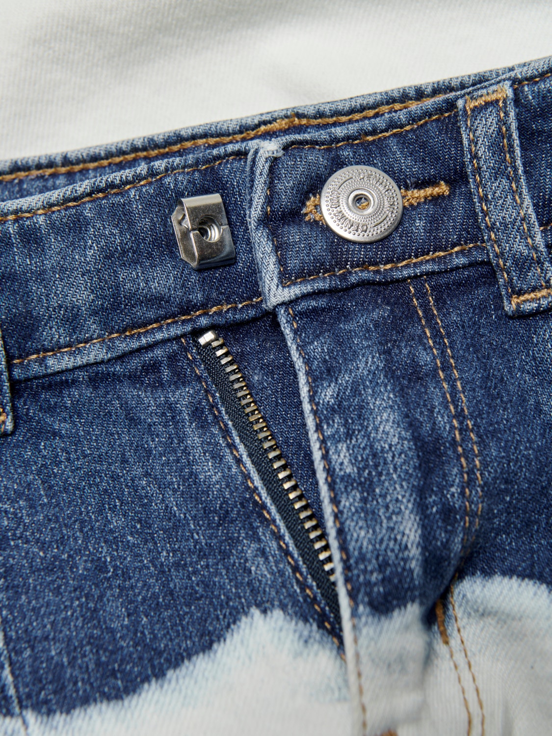 ONLY KOGLiva slouchy tie-dye high-waist jeans -Light Medium Blue Denim - 15247841