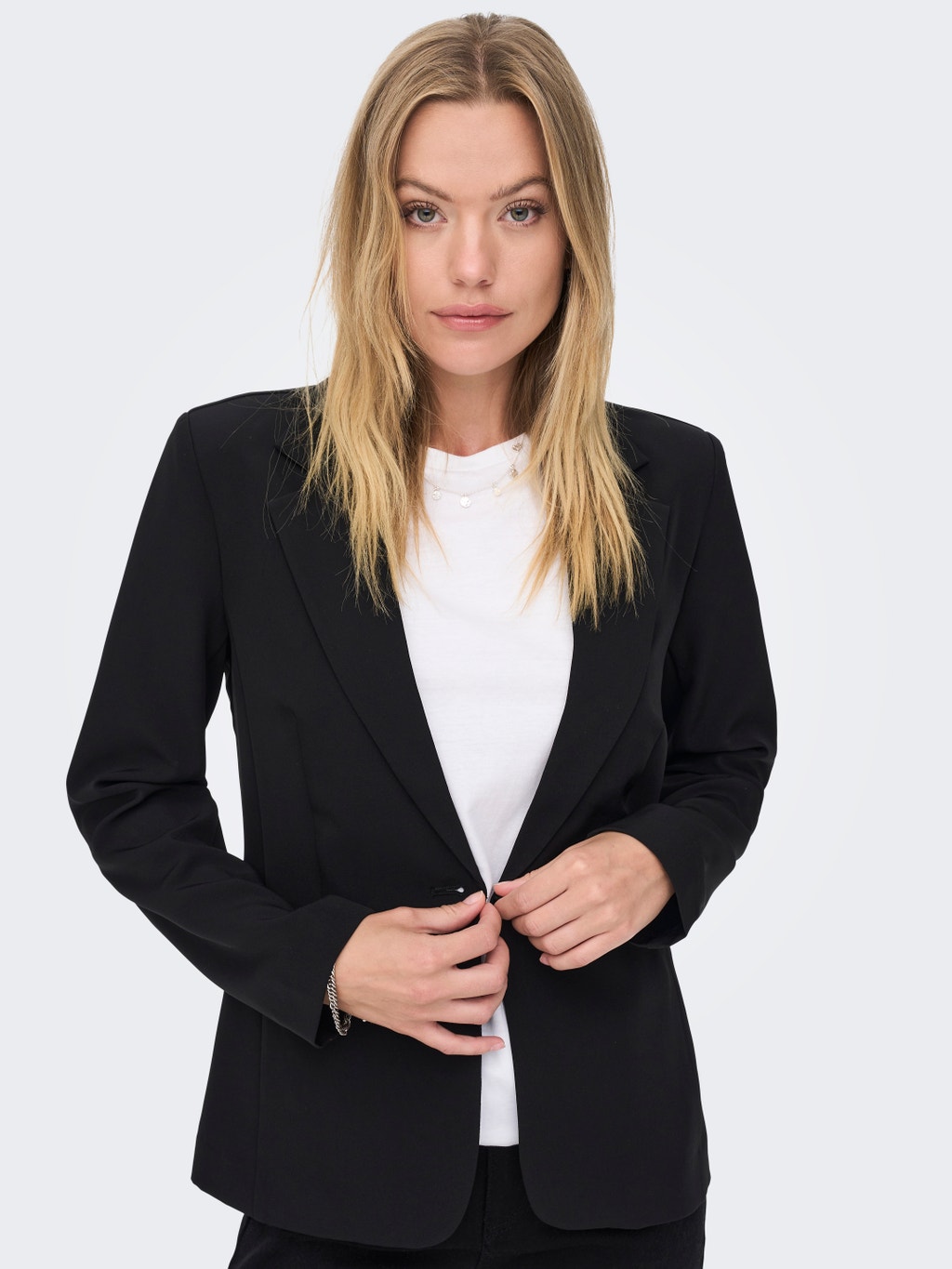 Fitted Blazer | Black | ONLY®