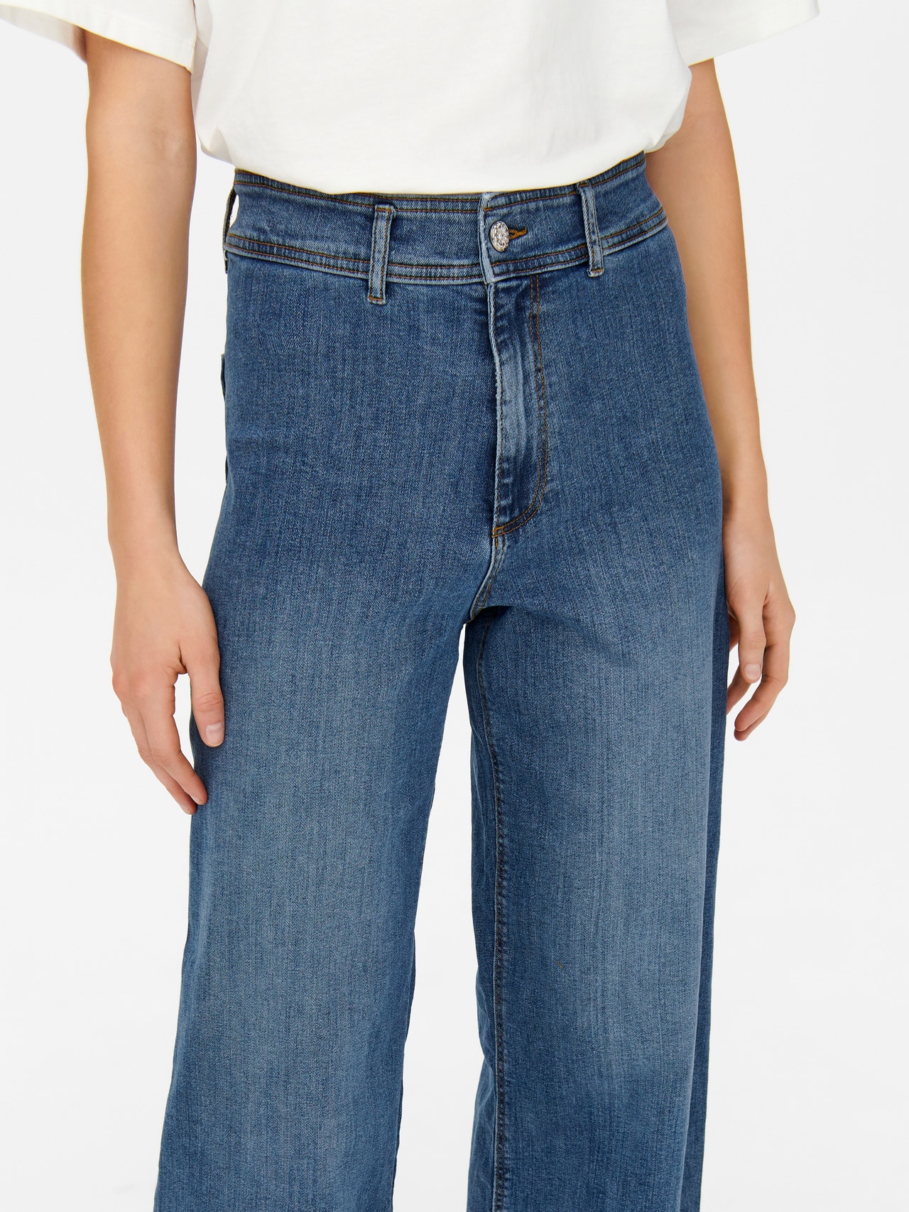 ONLY Straight Fit High waist Cut-off hems Jeans -Medium Blue Denim - 15249868