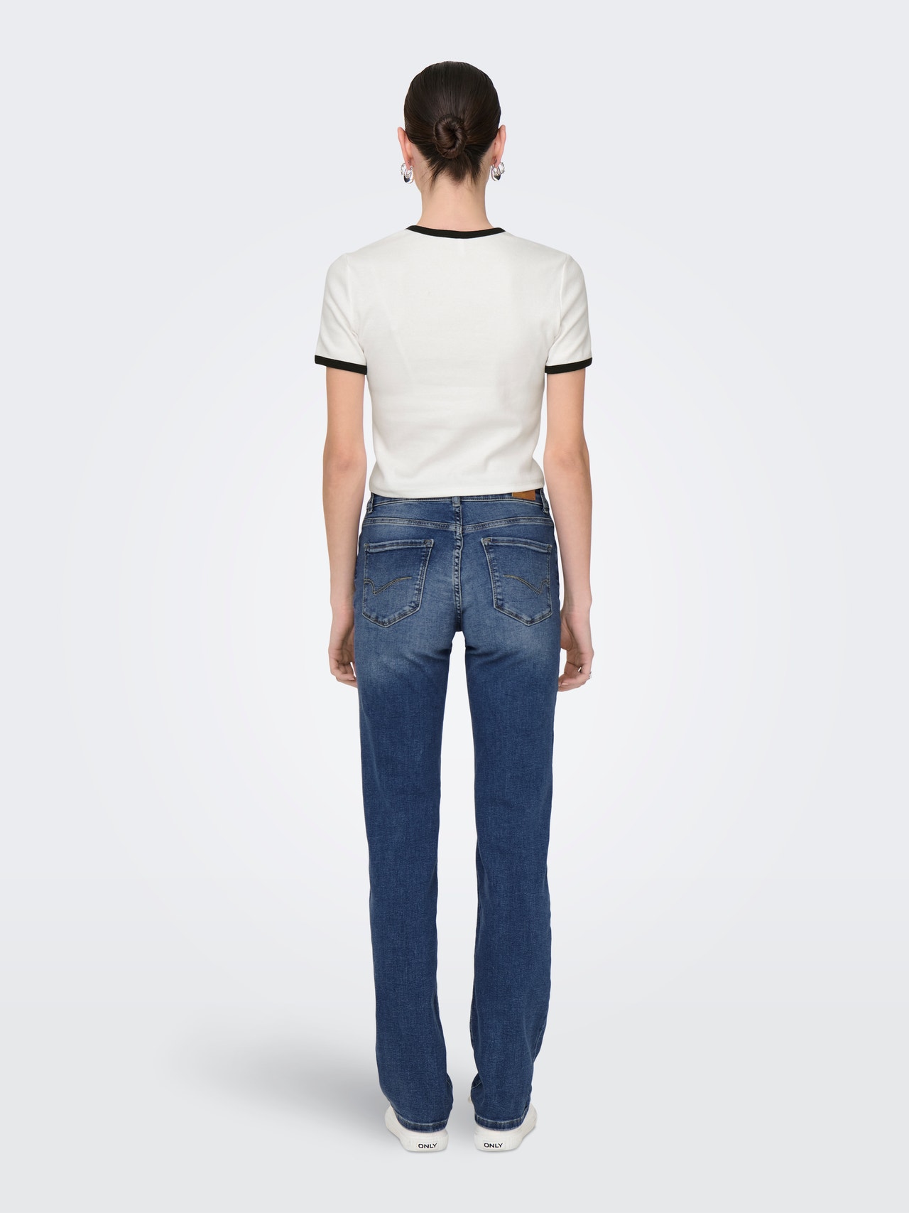 Dik ogziga sigmaydigan porno tomosha qiling. Er xotiniga jinsiy aloqa qilishni taklif qildi