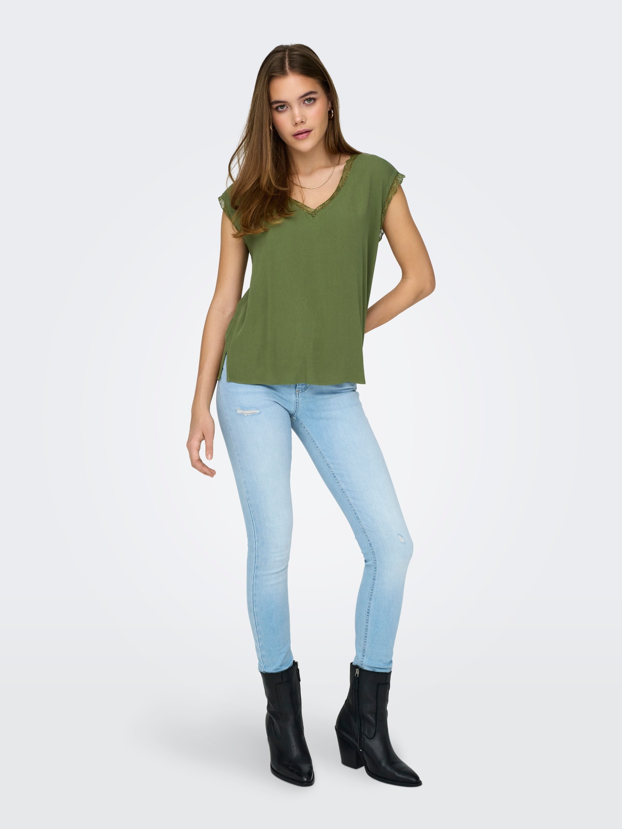 ONLY V-neck top with lace details -Olivine - 15252241
