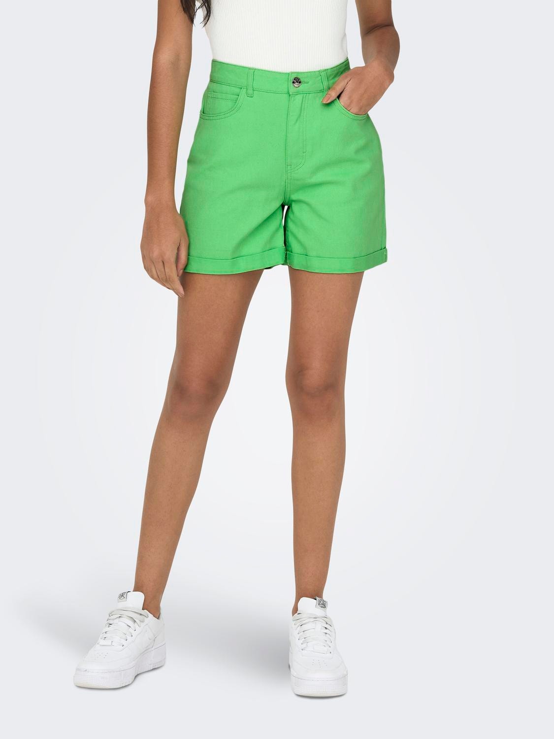 ONLY Shorts Corte mom Cintura alta Dobladillos arremangados -Summer Green - 15255951