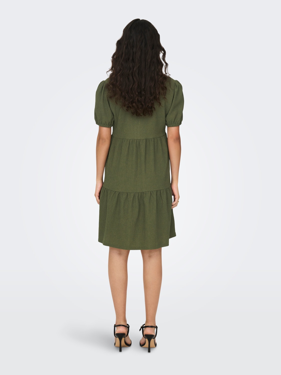 ONLY Normal geschnitten V-Ausschnitt Voluminöser Armschnitt Kurzes Kleid -Kalamata - 15255972