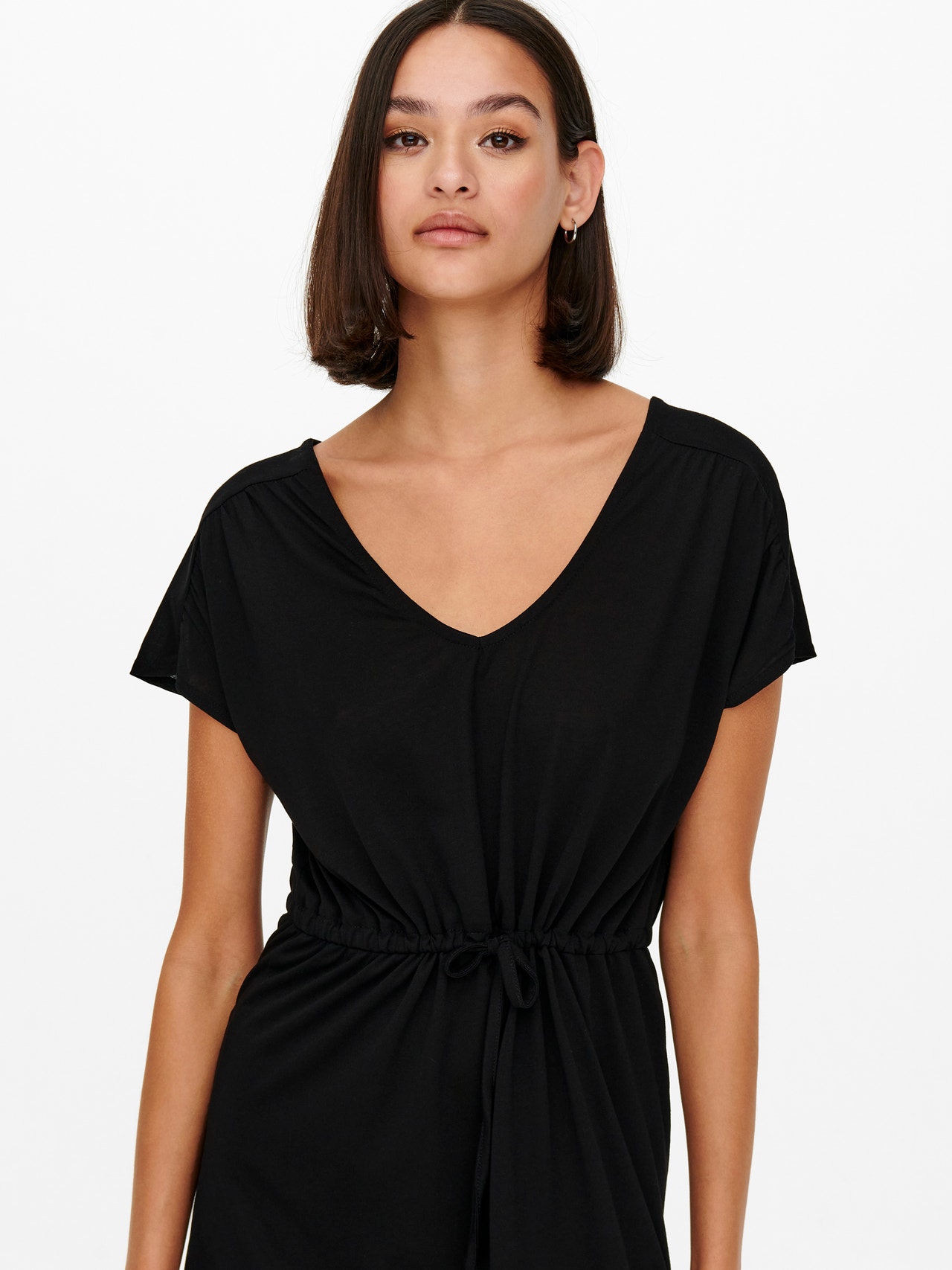 ONLY Normal geschnitten V-Ausschnitt Kurzes Kleid -Black - 15257679