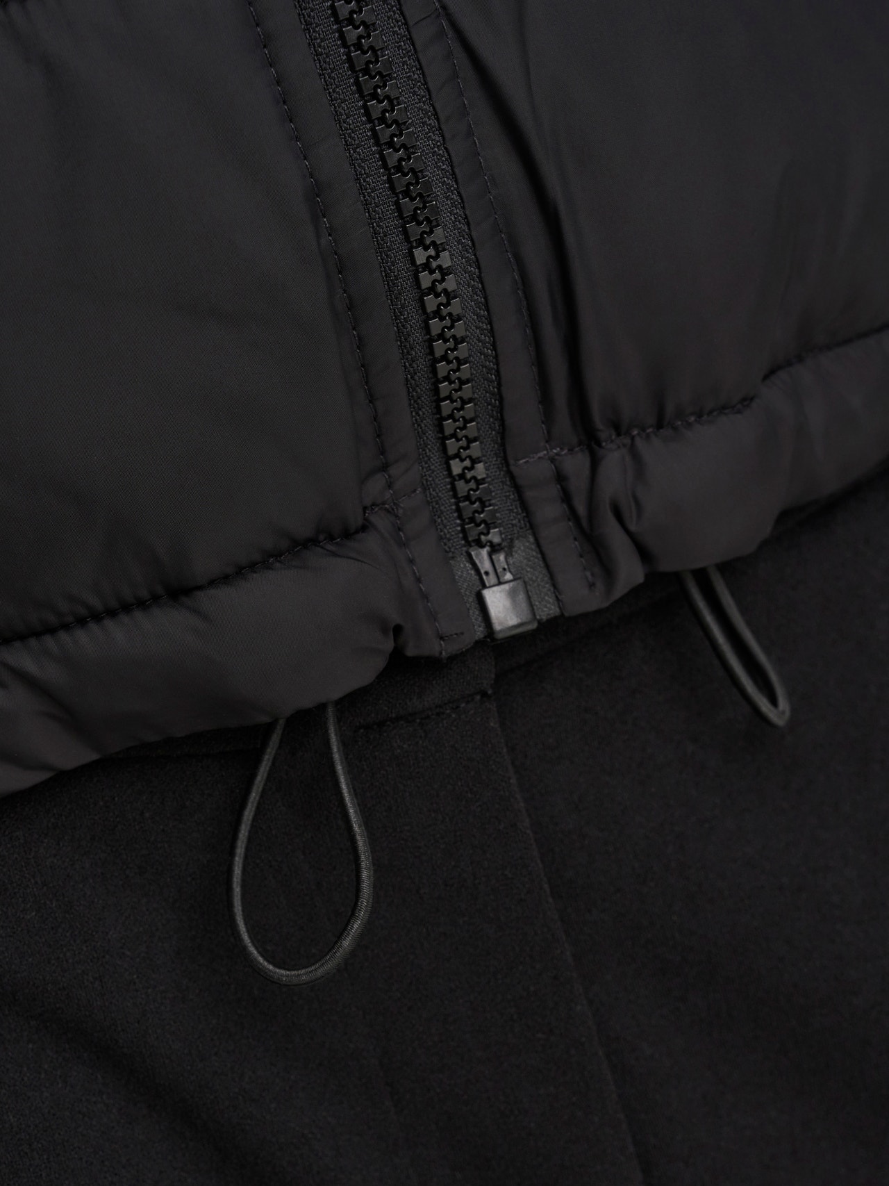ONLY Quiltet jakke med hÃ¦tte -Black - 15260042