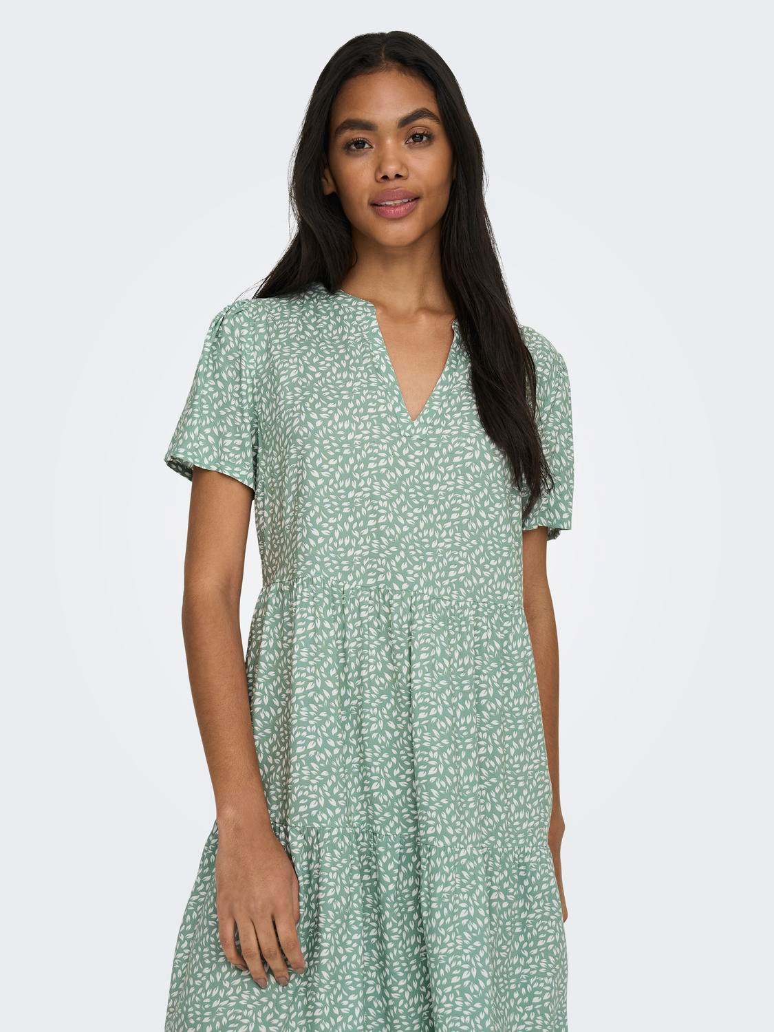 ONLY Regular Fit V-Neck Short dress -Chinois Green - 15262674