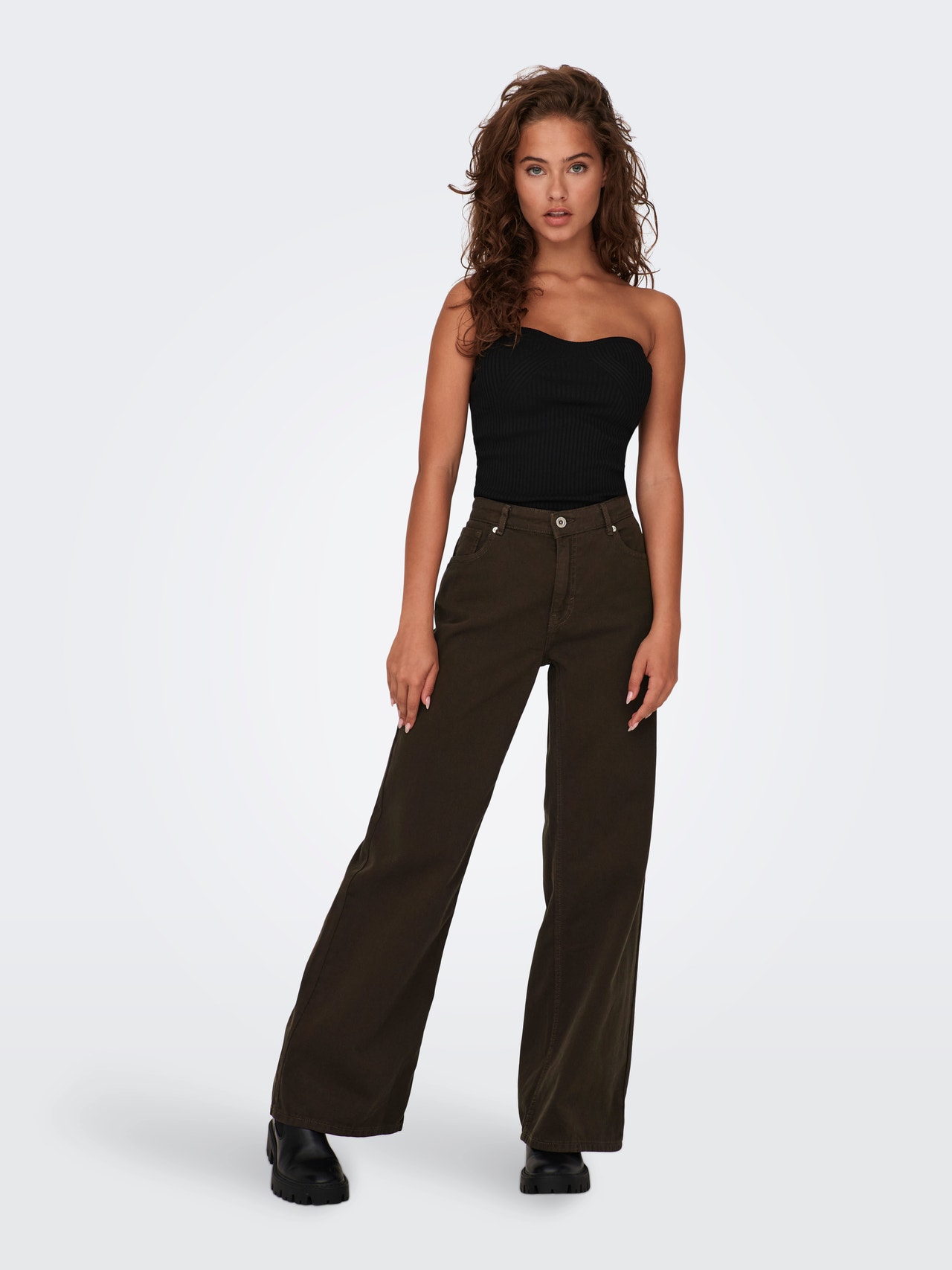 Wide Leg Fit Low waist Trousers with 25% discount!