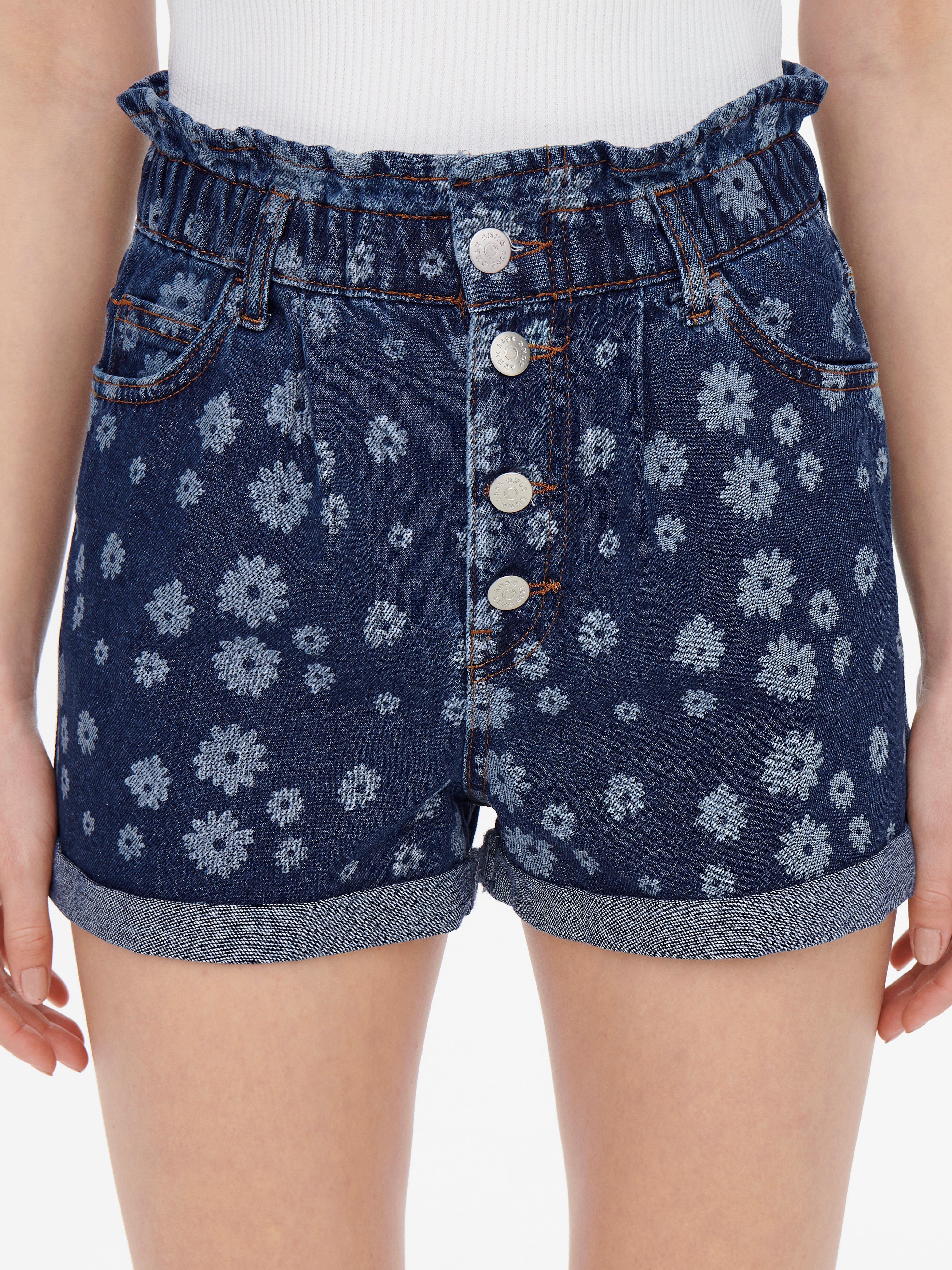 ONLCuba daisy patterned paperbag Denim shorts | Light Blue | ONLY®