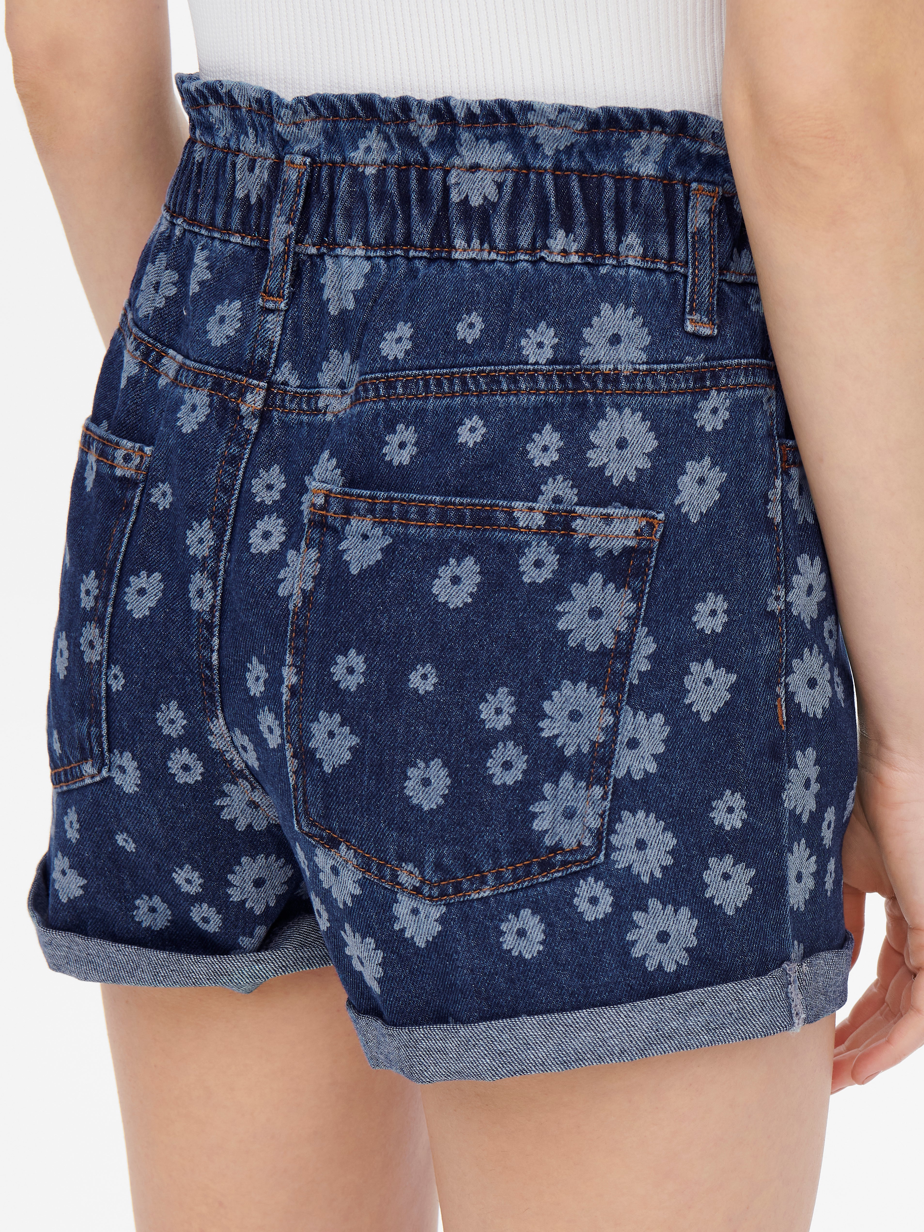 ONLCuba daisy patterned paperbag Denim shorts | Light Blue | ONLY®