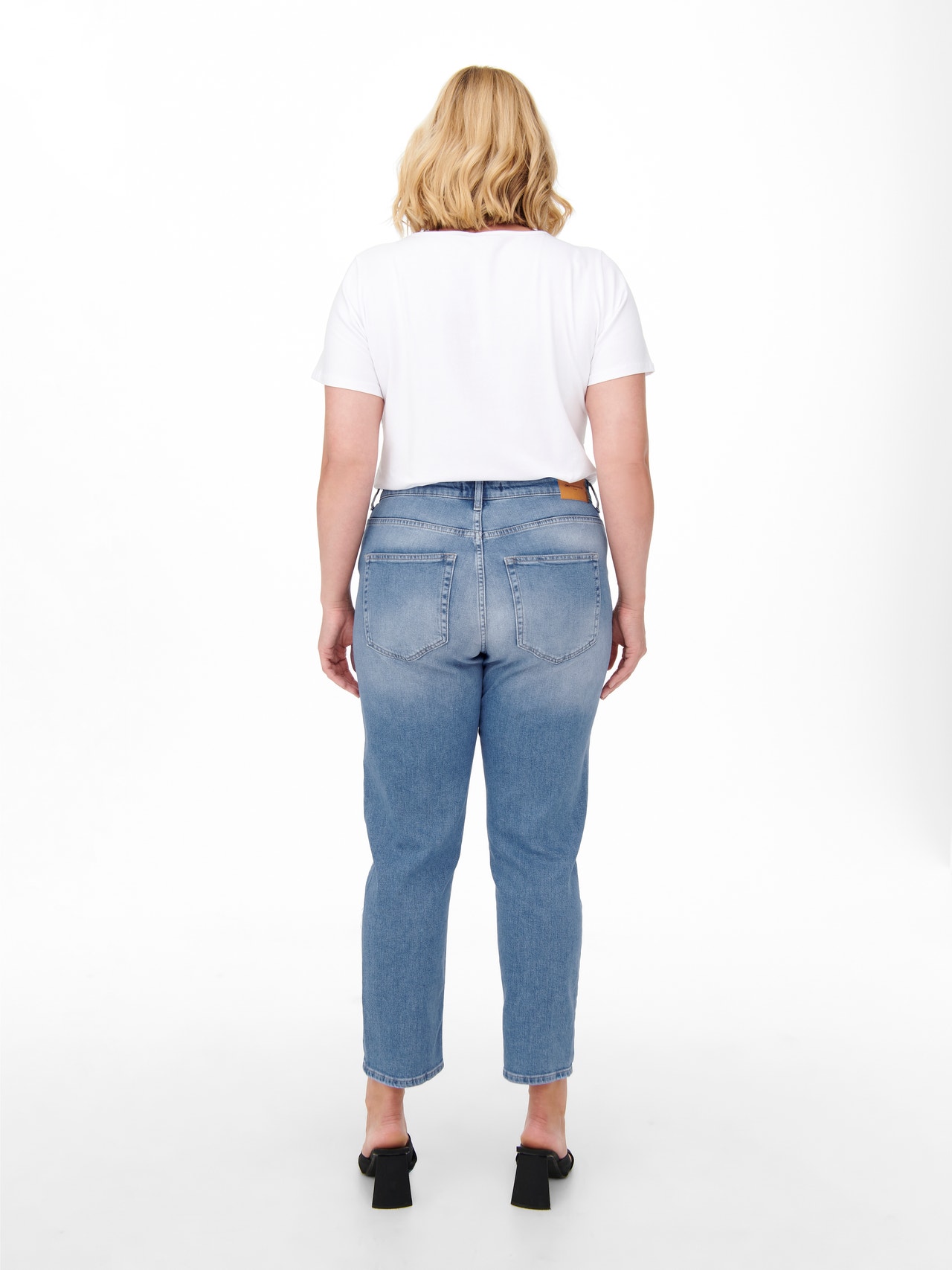 ONLY CAREneda cintura alta Jeans mom -Light Blue Denim - 15266398