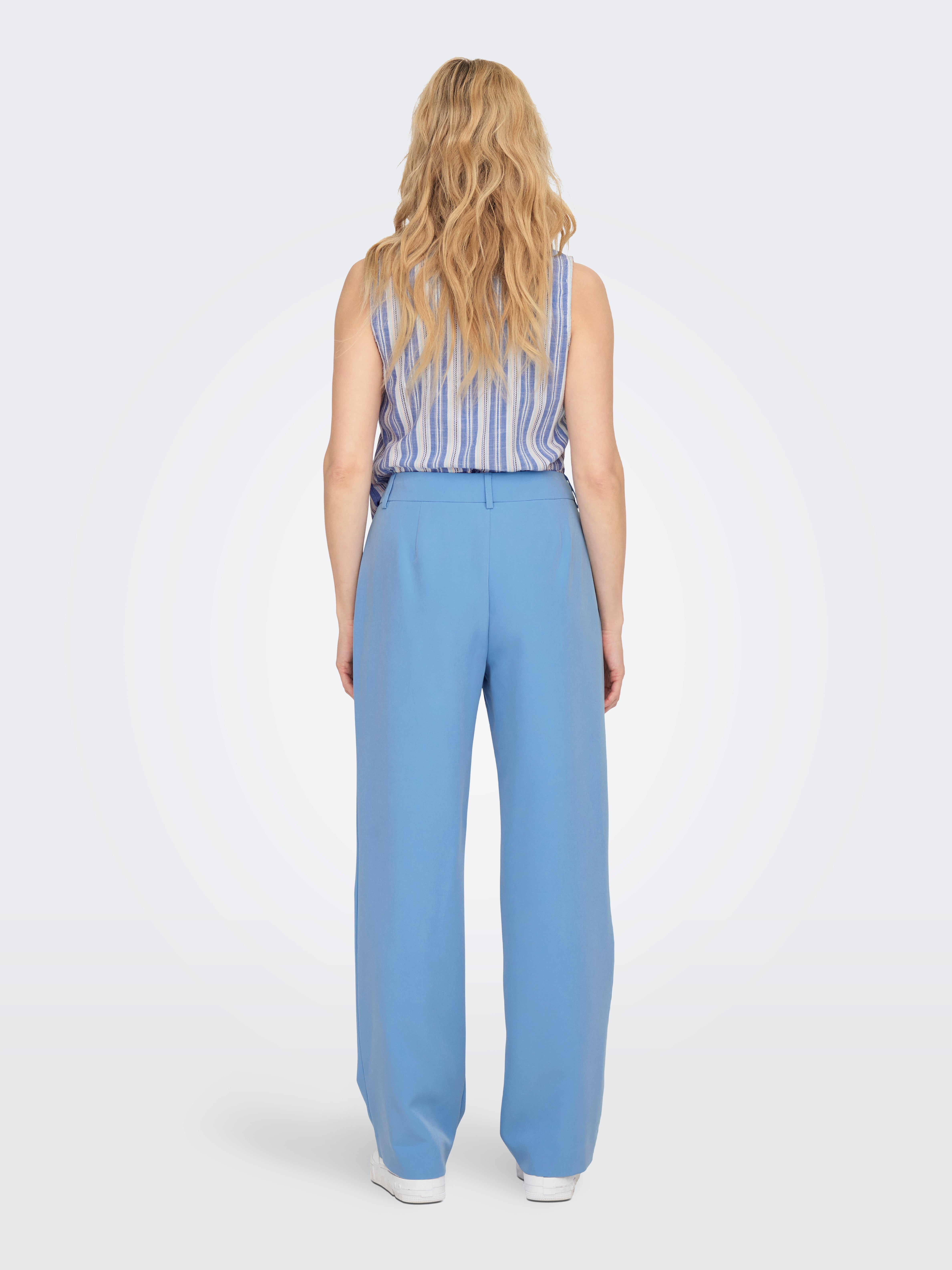 30% Rabatt auf ONLLANA-BERRY Mittlere Taille Gerade geschnitten  