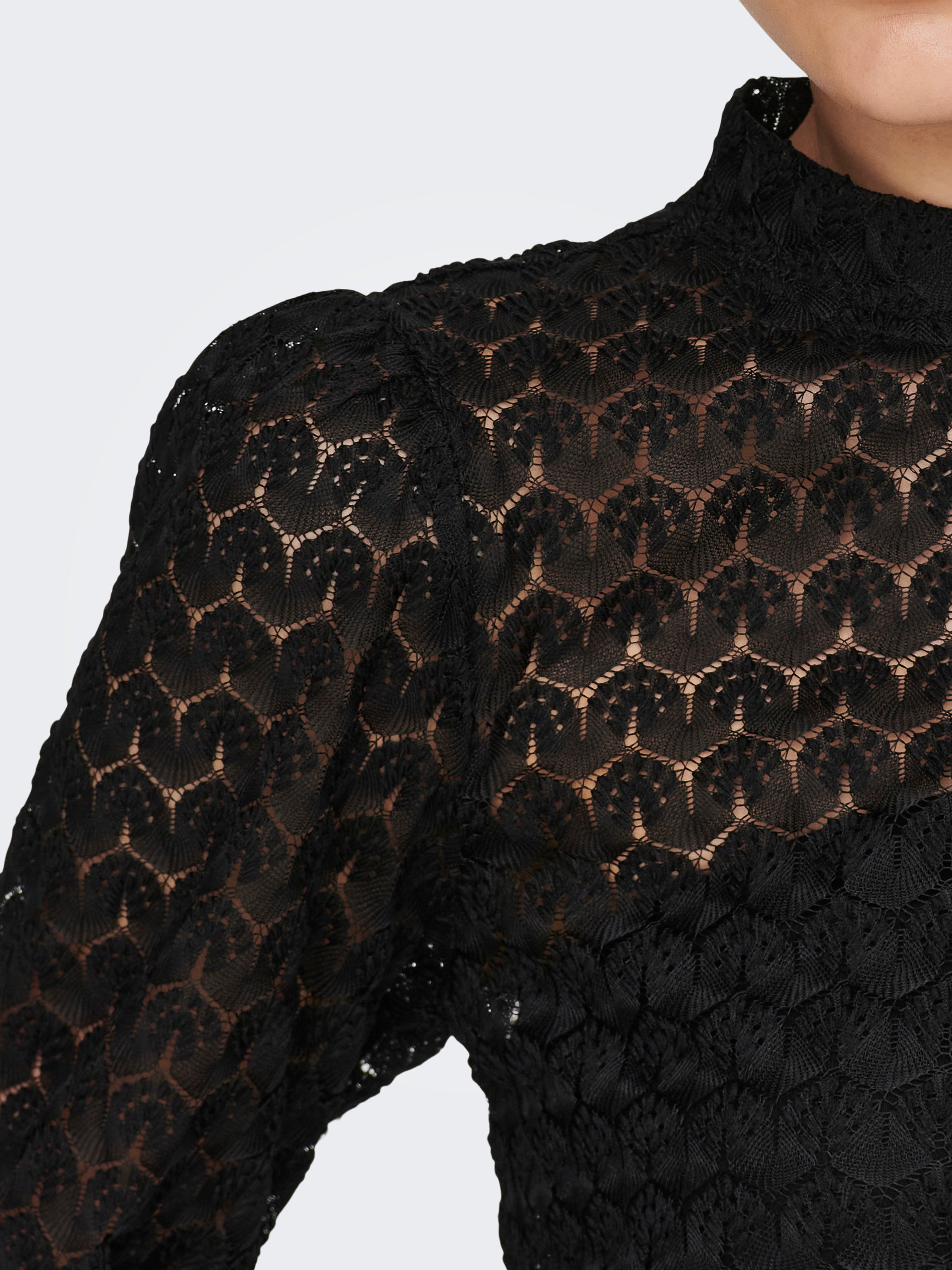 Soft Volume Lace Top In Black