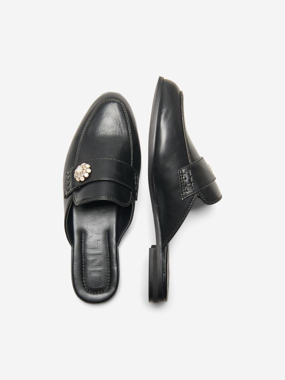 pu leather slippers