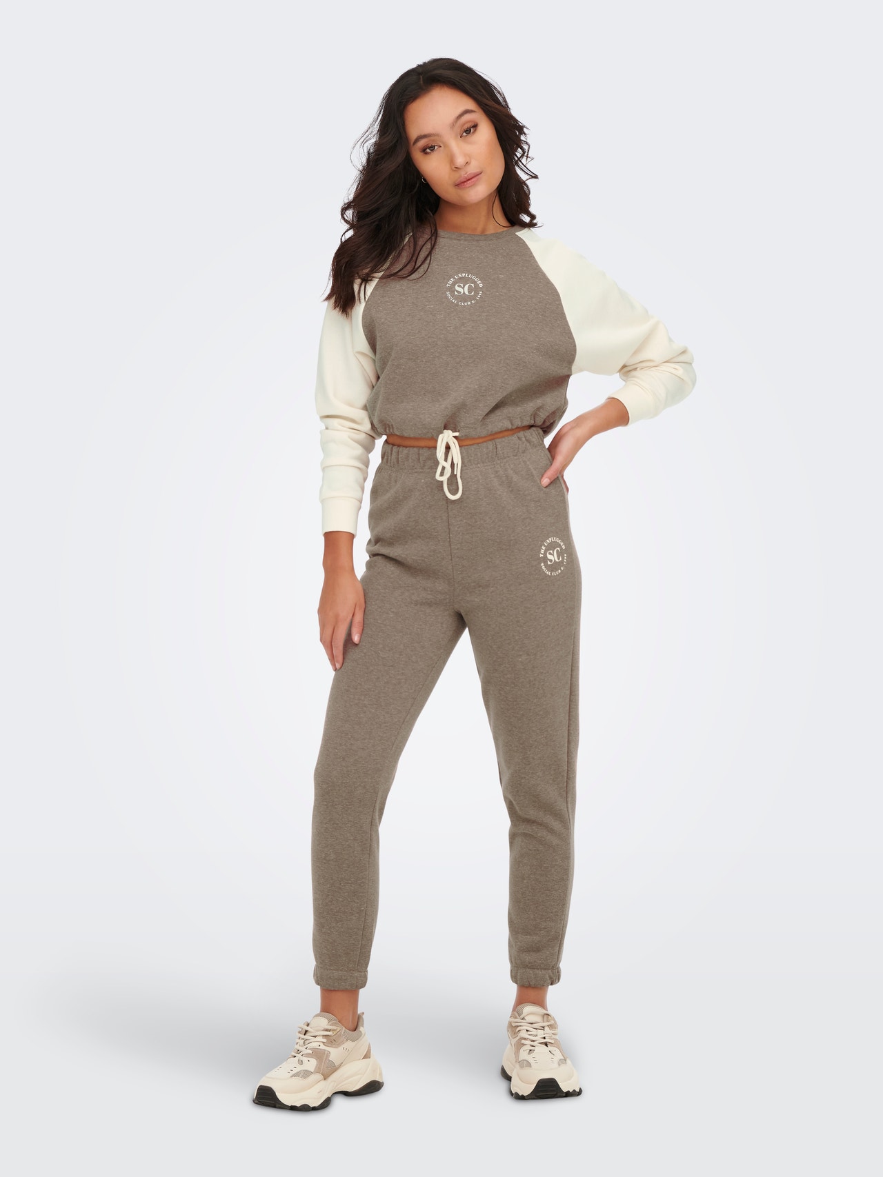 ONLY Cropped Fit Round Neck Sweatshirt -Brown Lentil - 15273876