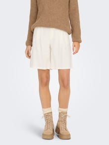 ONLY Loose fit Shorts -Cloud Dancer - 15278792