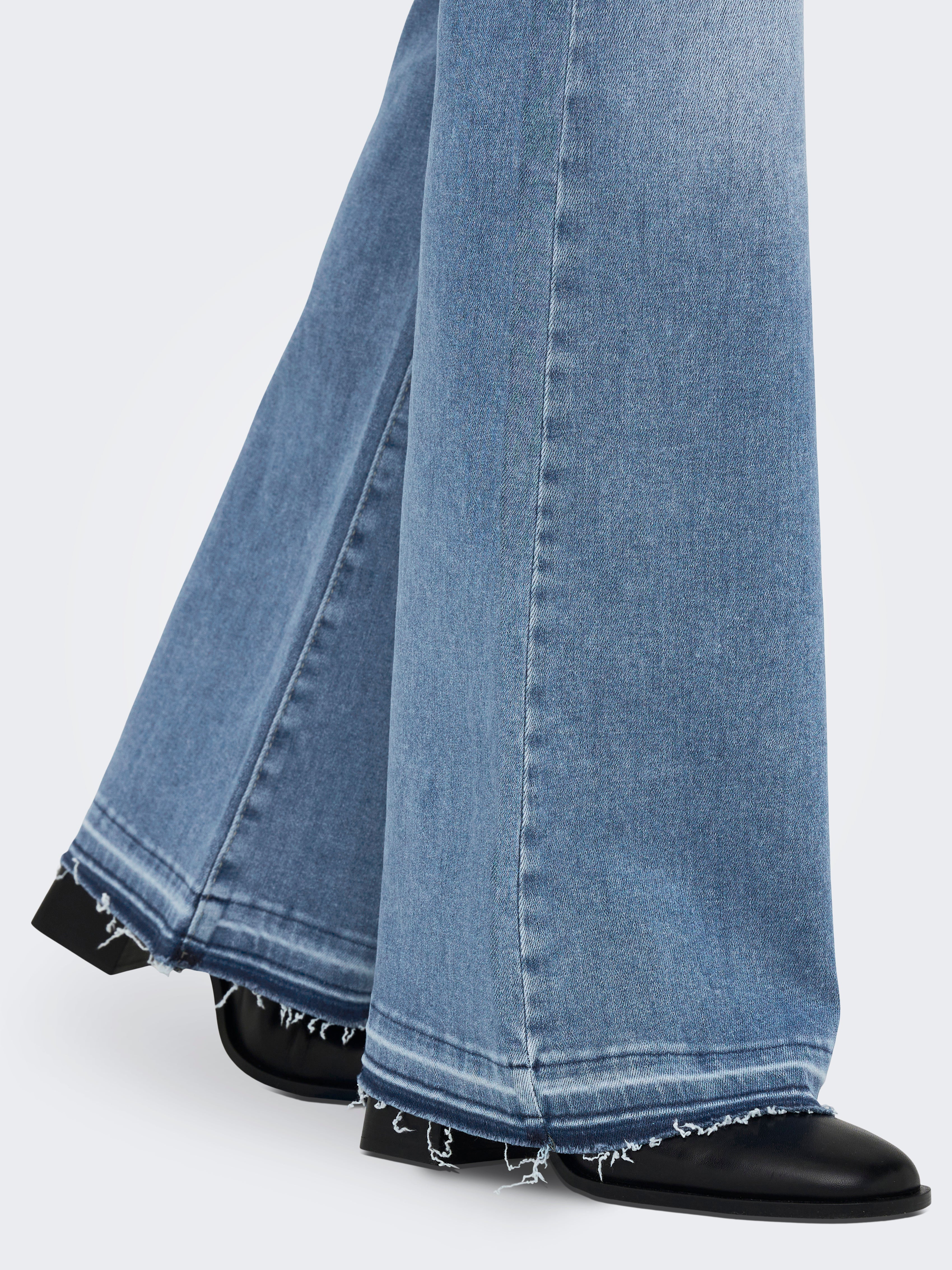ONLTIGER Low waist Wide Leg Fit Jeans | Light Blue | ONLY®