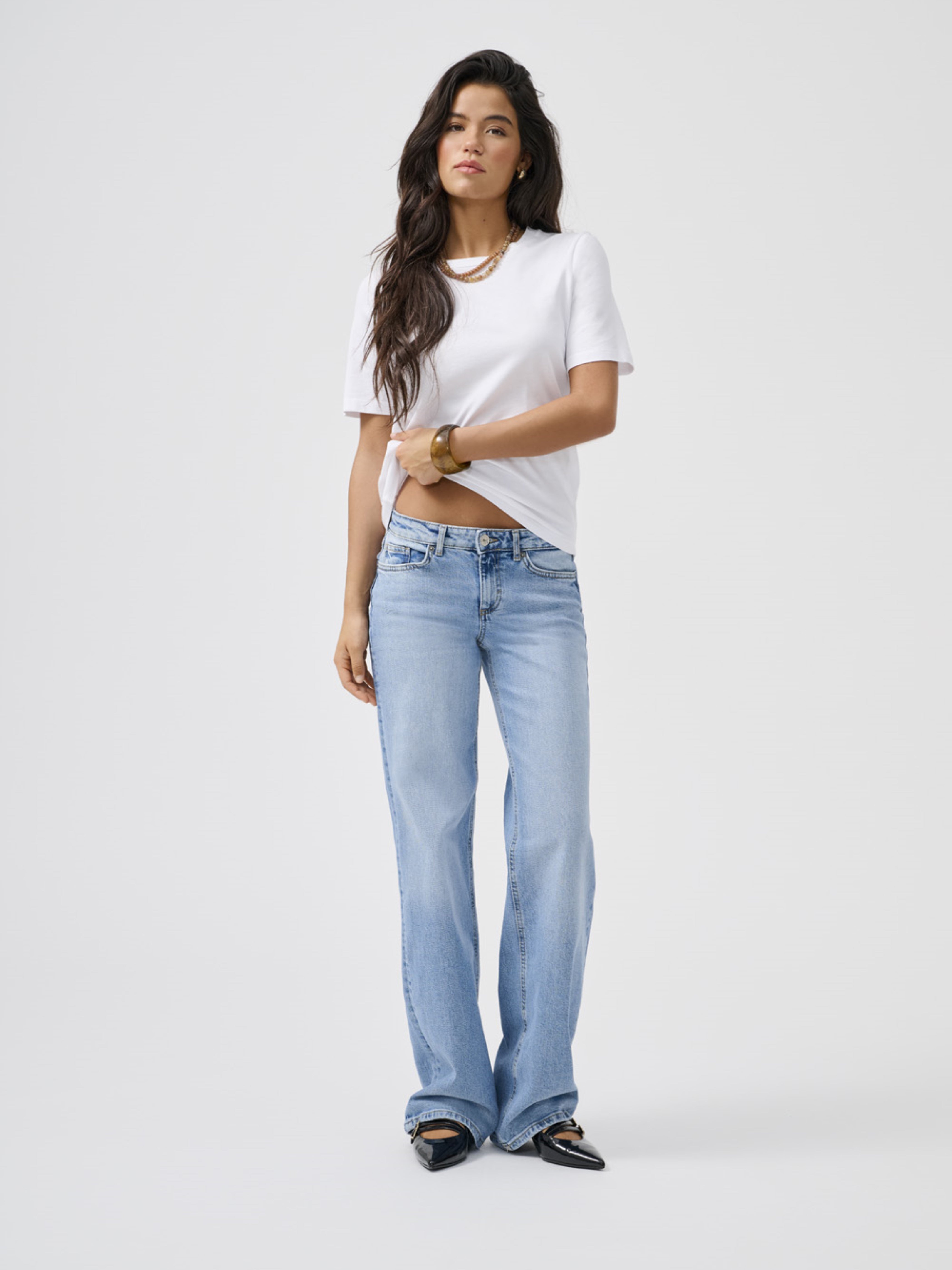 ONLJUICY Niedrige Taille Gerade geschnitten Jeans | Hellblau | ONLY®