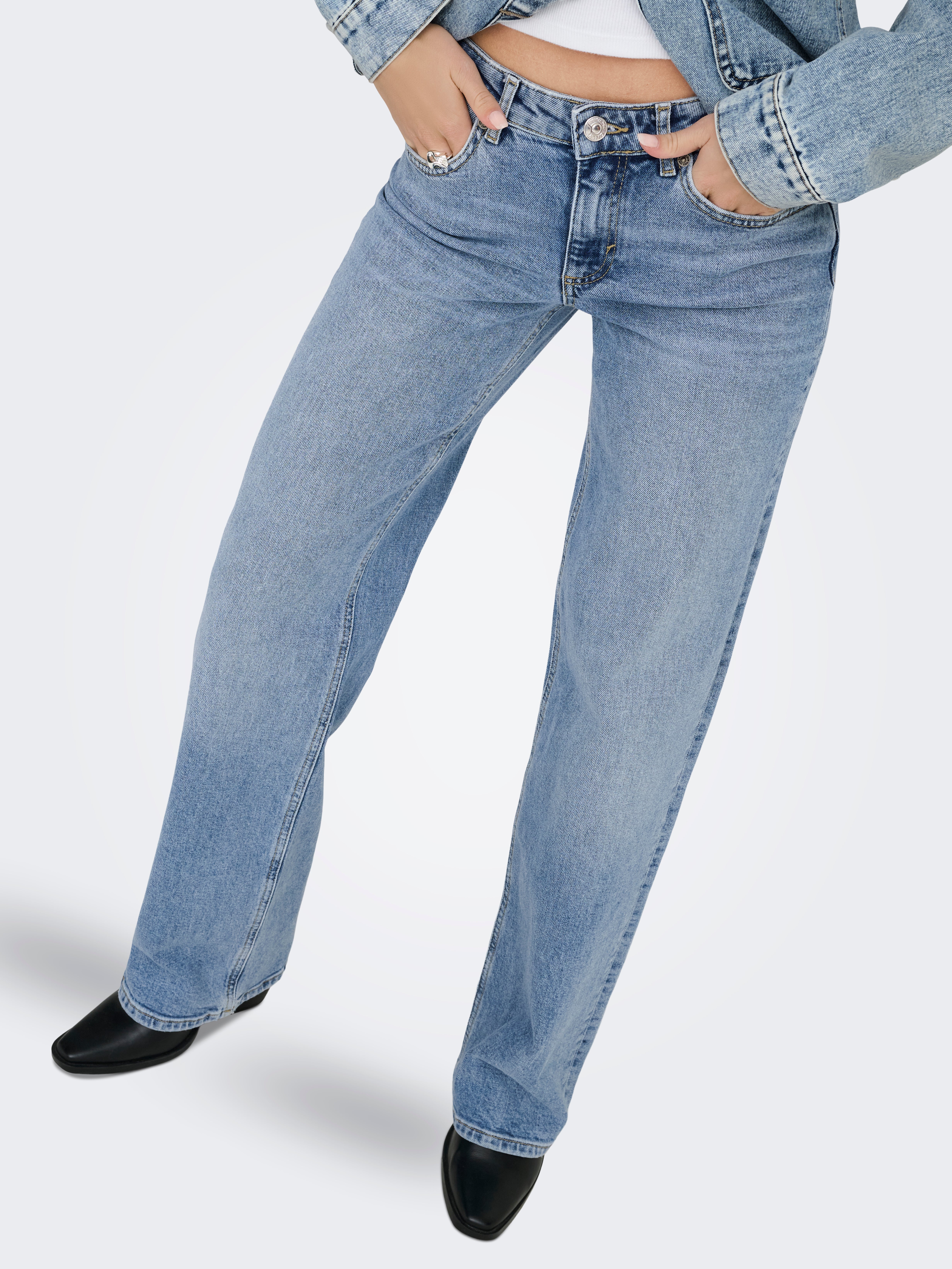 ONLJUICY Niedrige Taille Gerade geschnitten Jeans | Hellblau | ONLY®