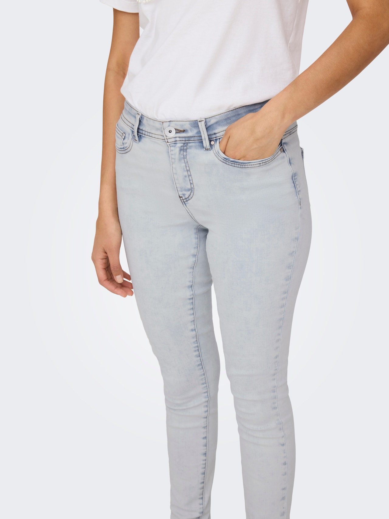 ONLY ONLWAUW MID SKINNY  BJ692 -Light Blue Bleached Denim - 15281408