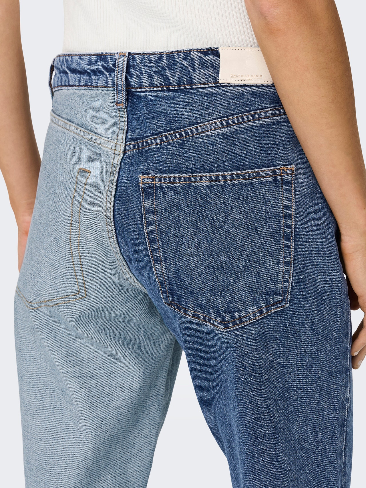 ONLY Mom Fit High waist Jeans -Medium Blue Denim - 15282734