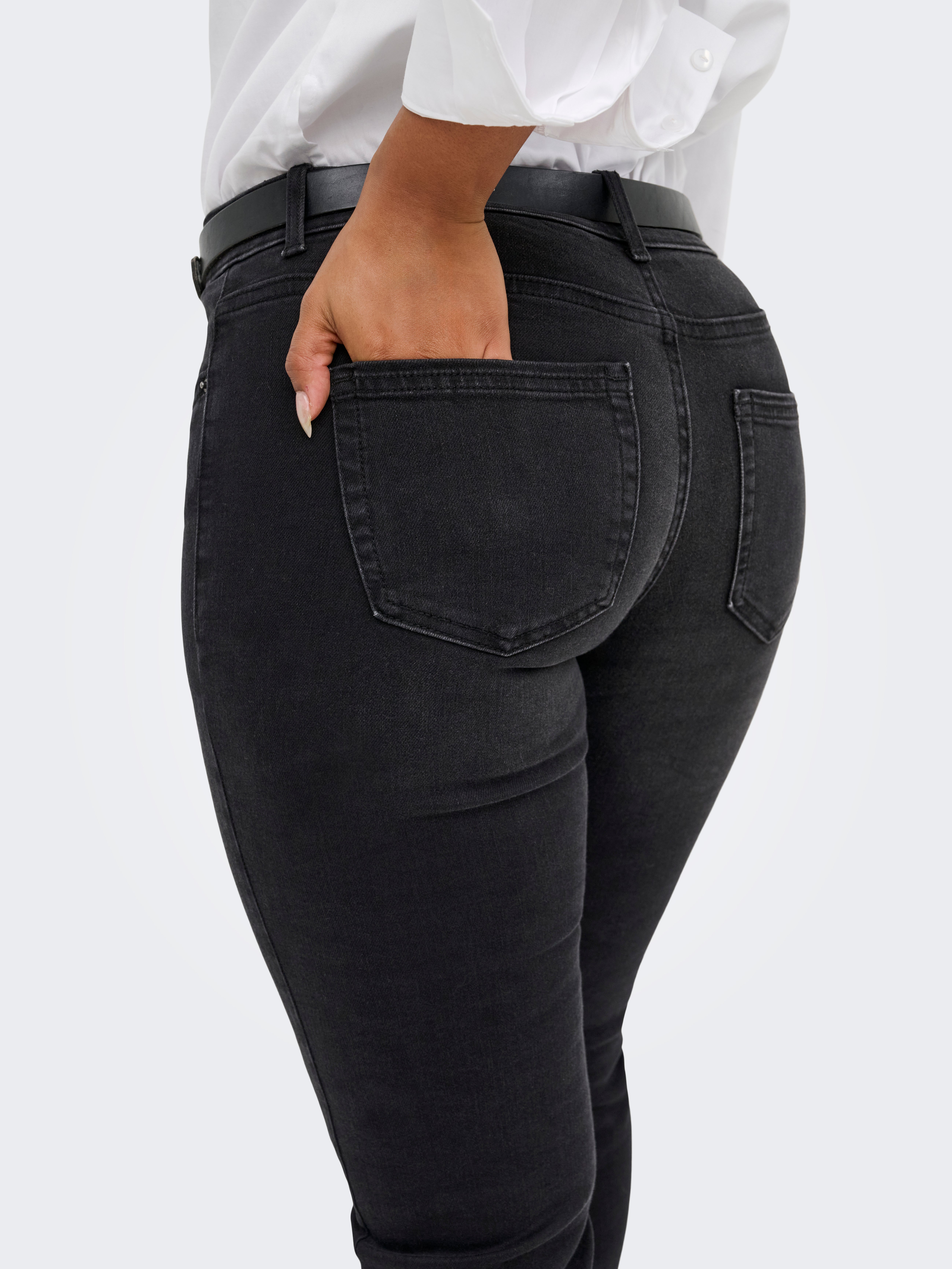 ONLBLUSH Mittlere Taille Ausgestellt Jeans | Schwarz | ONLY®
